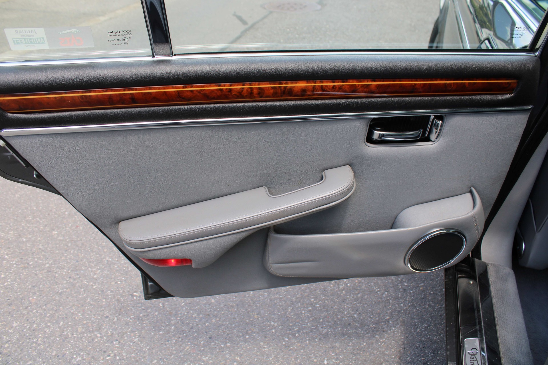 DAIMLER Double Six-image-9