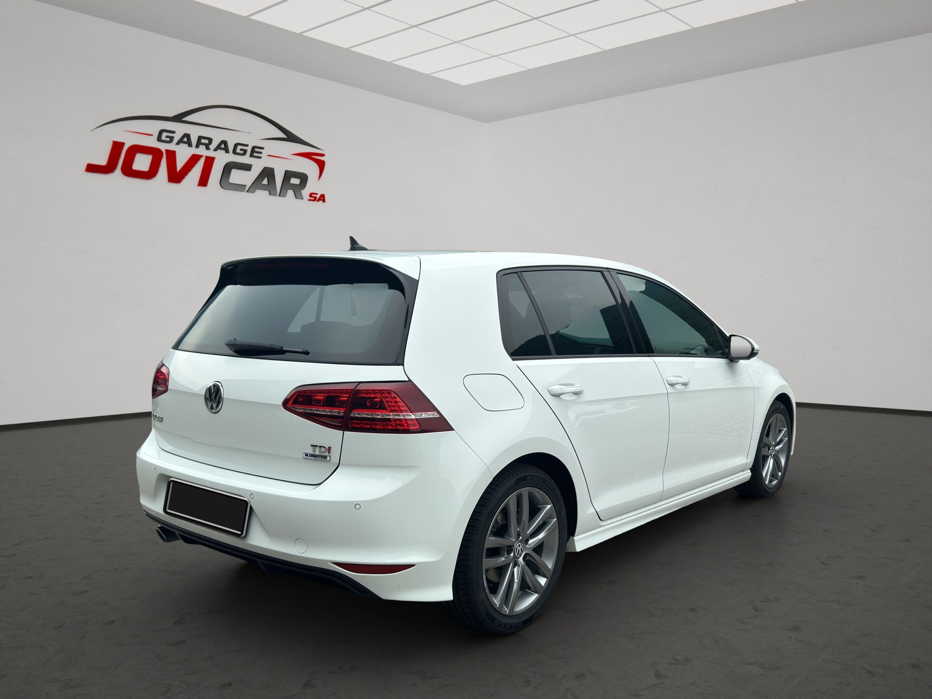 VW Golf 1.6 TDI Lounge R-Line DSG-image-6