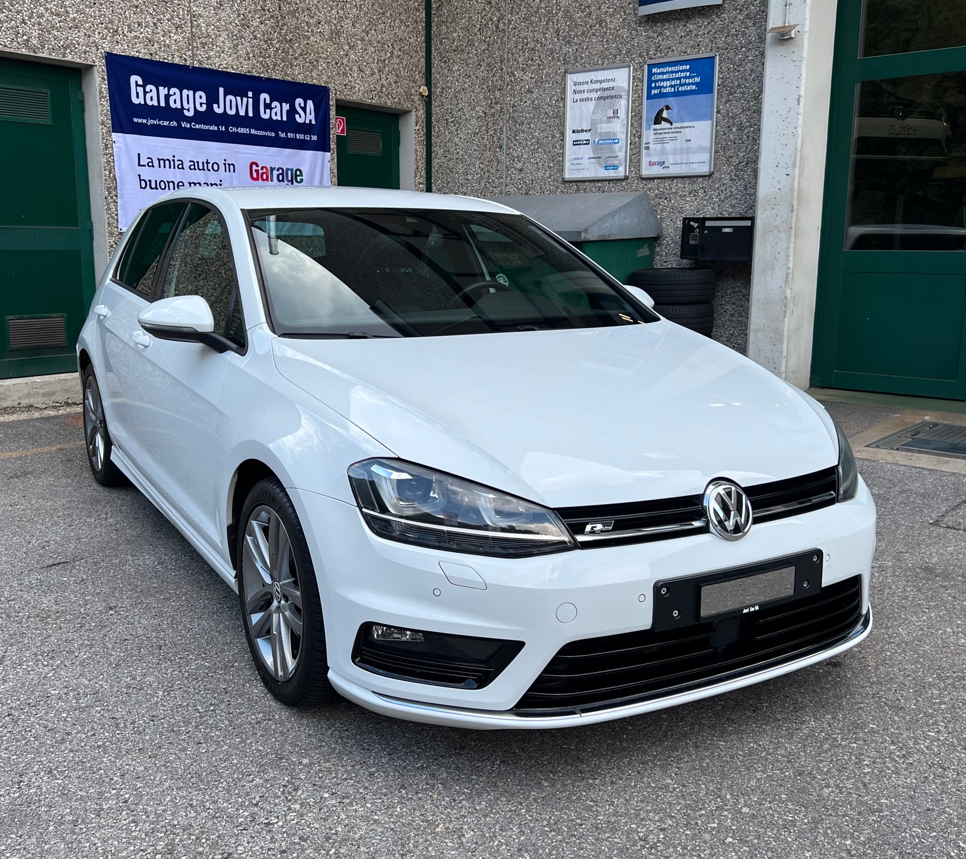 VW Golf 1.6 TDI Lounge R-Line DSG-image-0