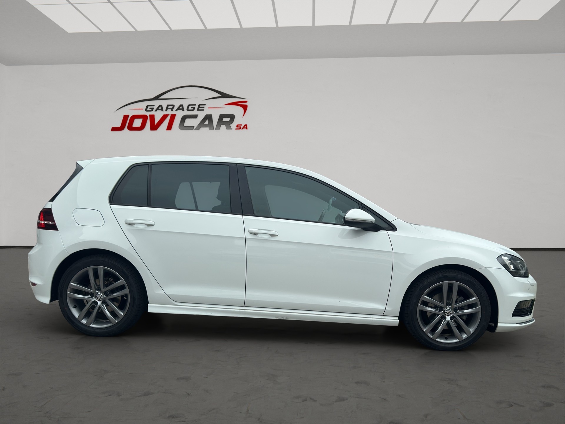 VW Golf 1.6 TDI Lounge R-Line DSG-image-7
