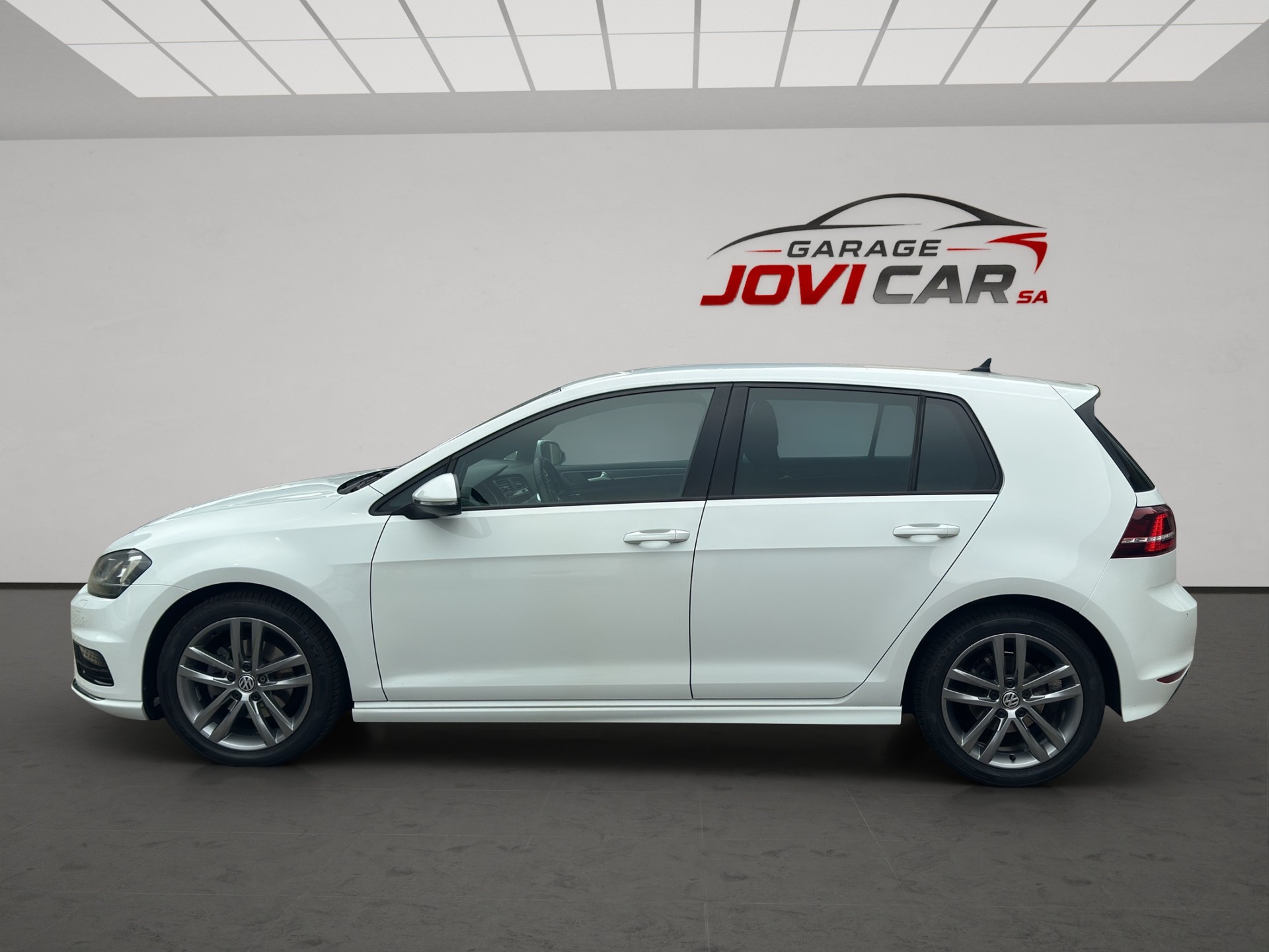 VW Golf 1.6 TDI Lounge R-Line DSG-image-3