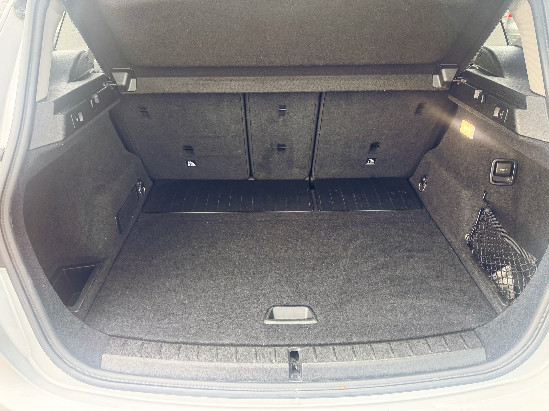 AUDI A1 1.6 TDI Ambition-image-12