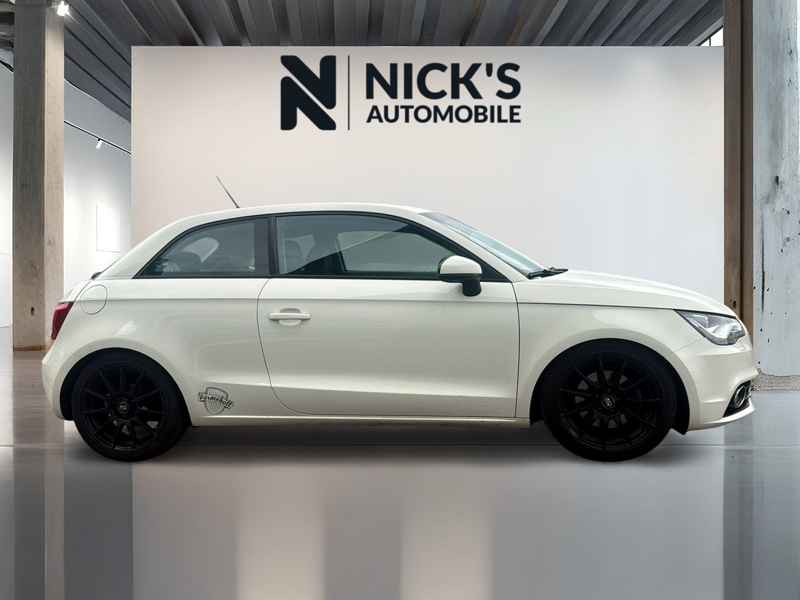 AUDI A1 1.6 TDI Ambition-image-5
