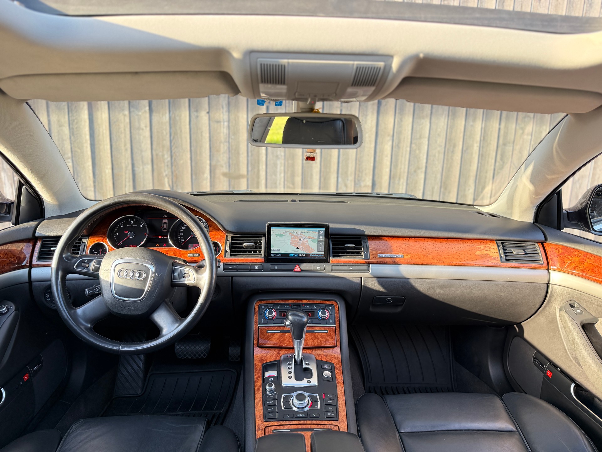 AUDI A8 3.0 TDI quattro tiptronic-image-4