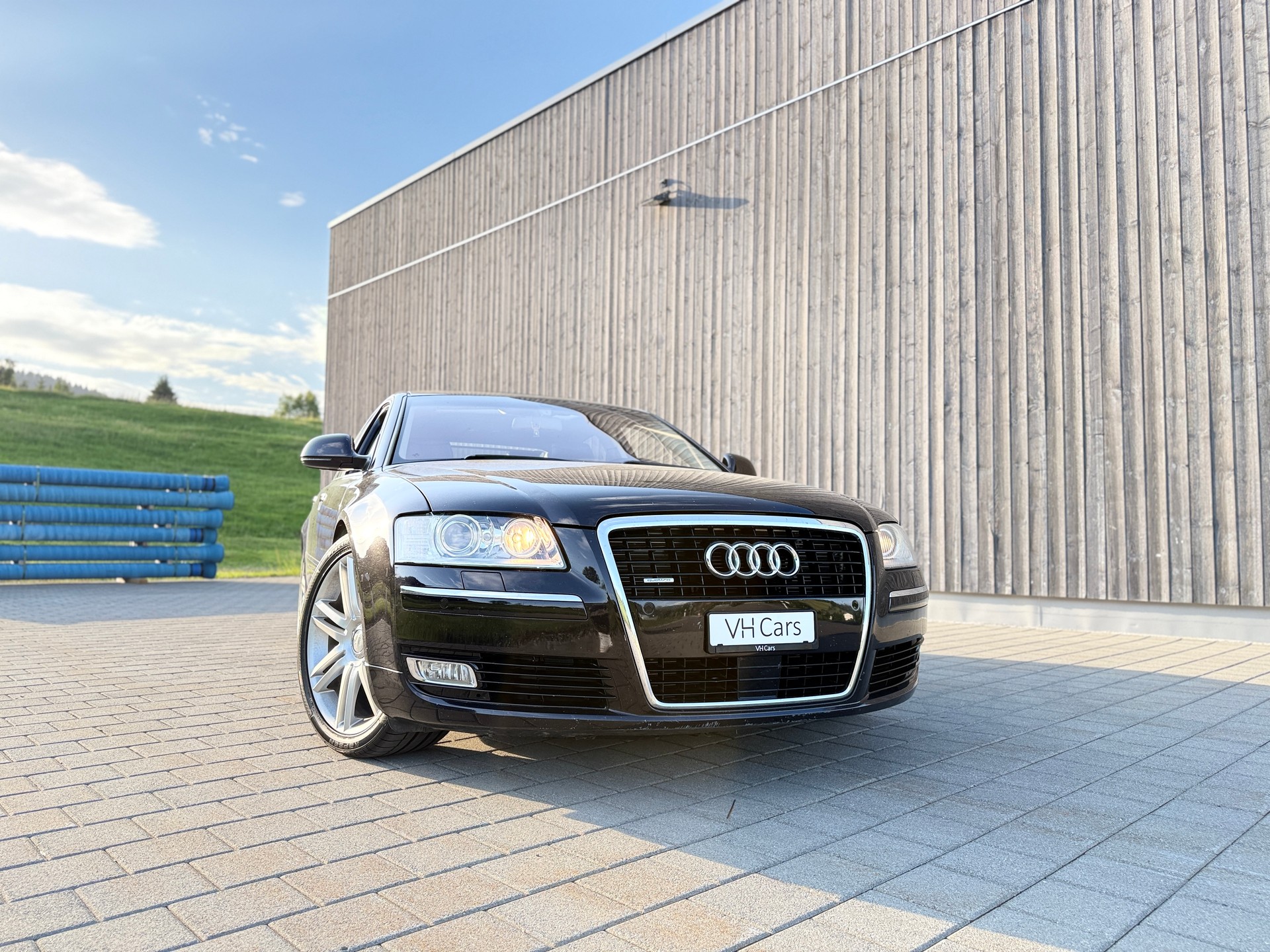 AUDI A8 3.0 TDI quattro tiptronic-image-0