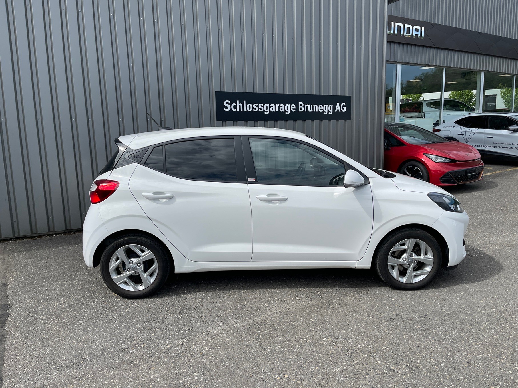 HYUNDAI i10 1.2 Amplia Automat-image-1
