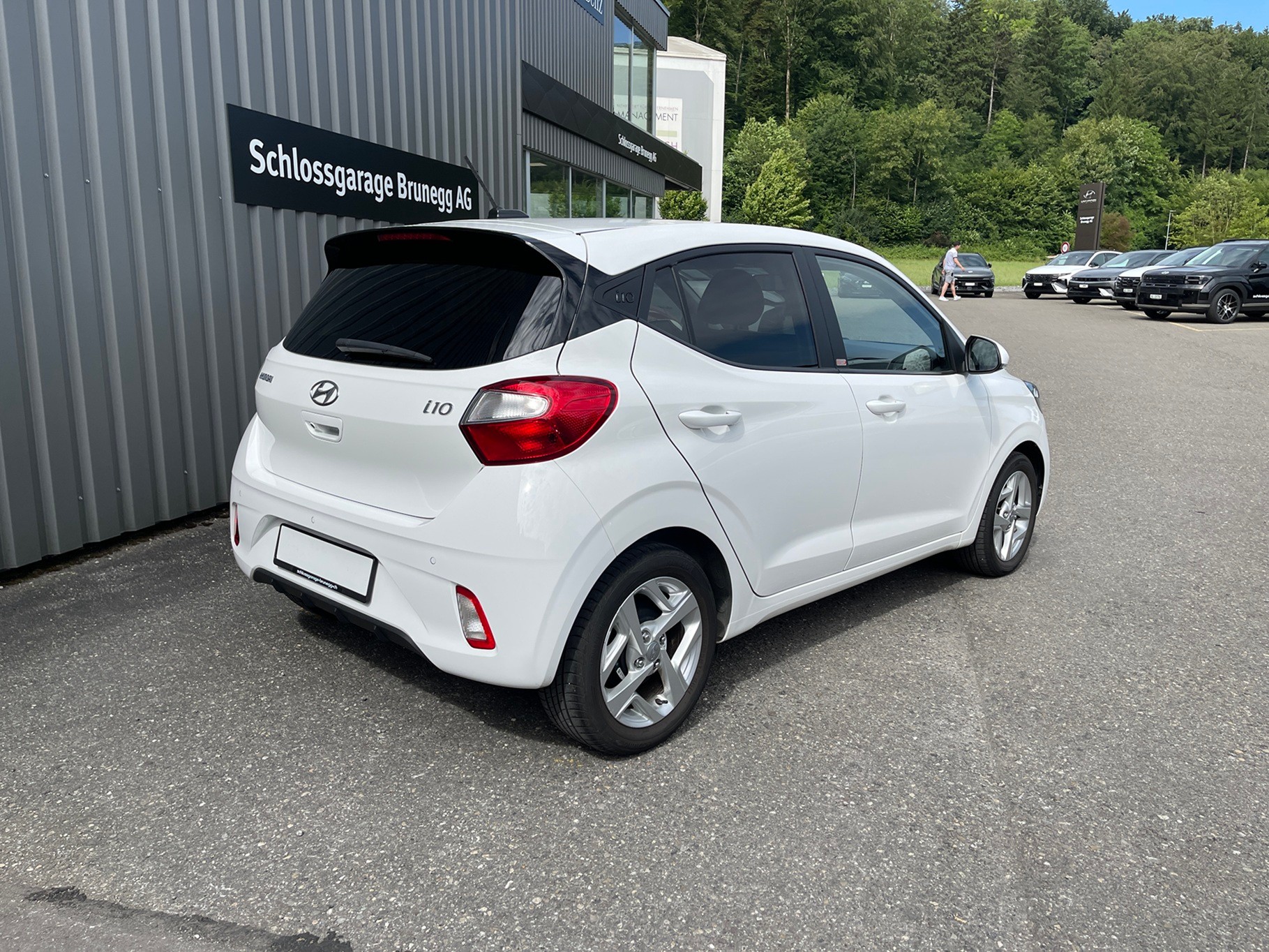 HYUNDAI i10 1.2 Amplia Automat-image-2