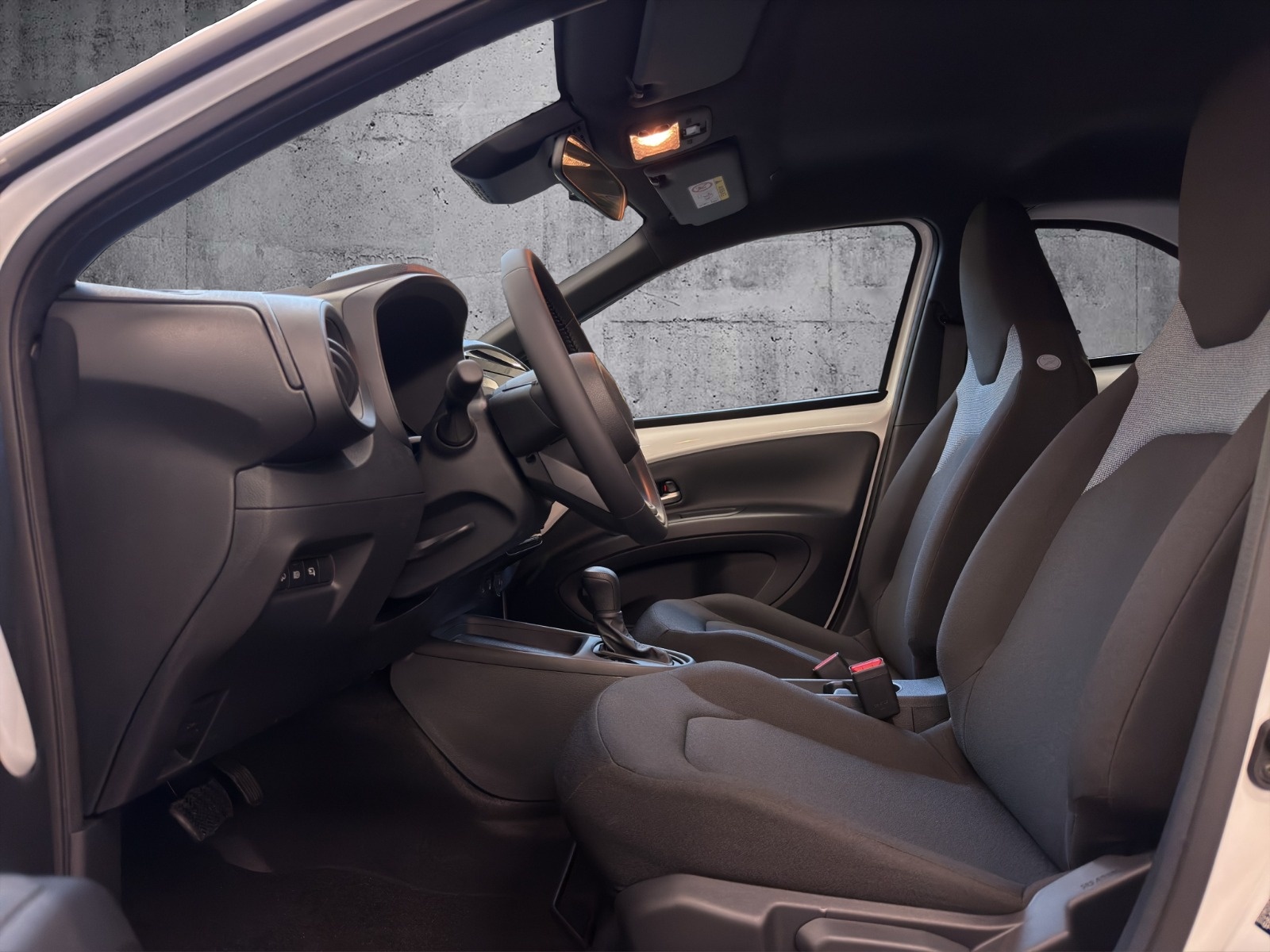 TOYOTA Aygo X 1.5 VVT-i HSD Trend-image-8