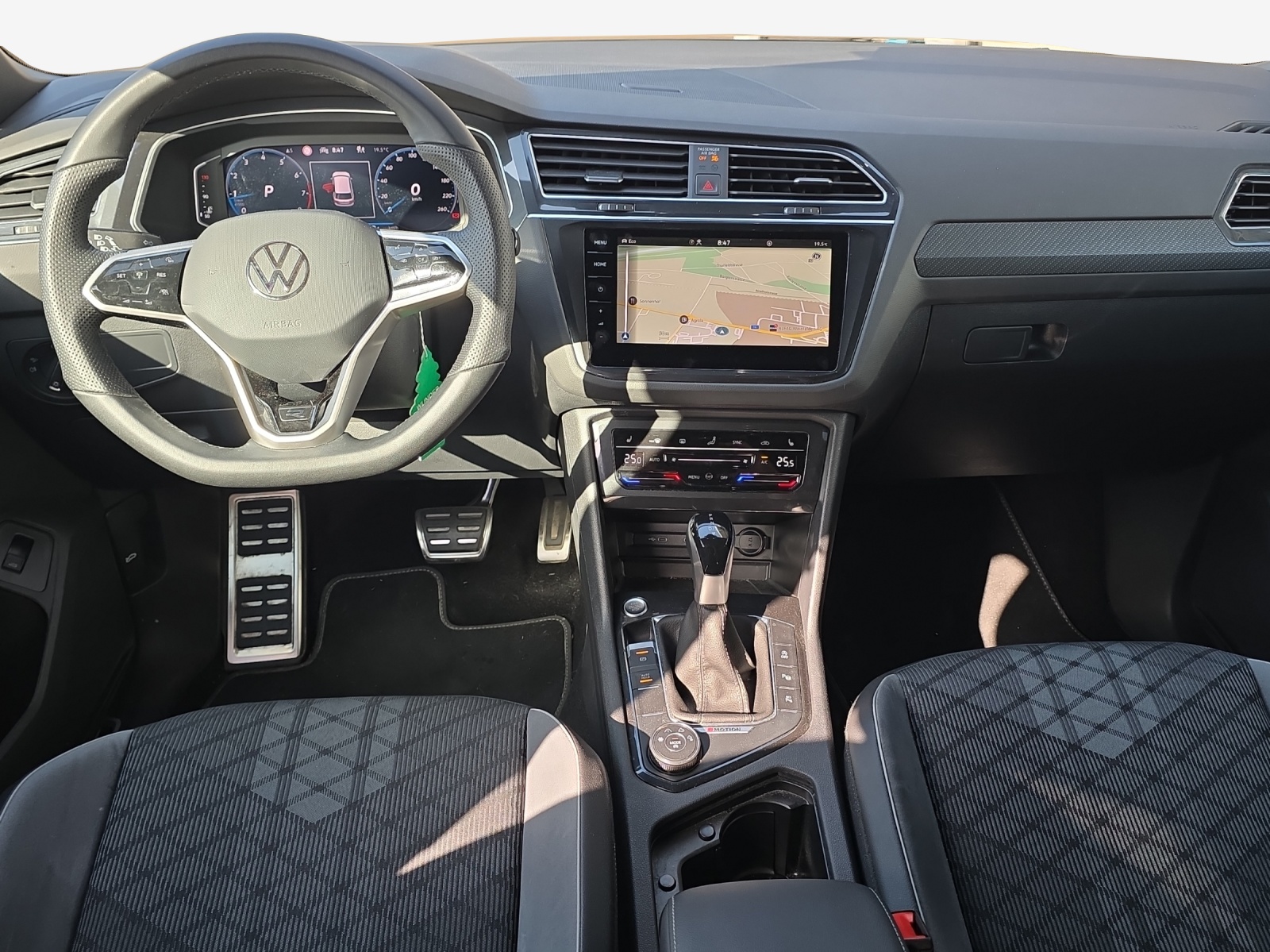 VW Tiguan 2.0TSI R-Line 4Motion DSG-image-8