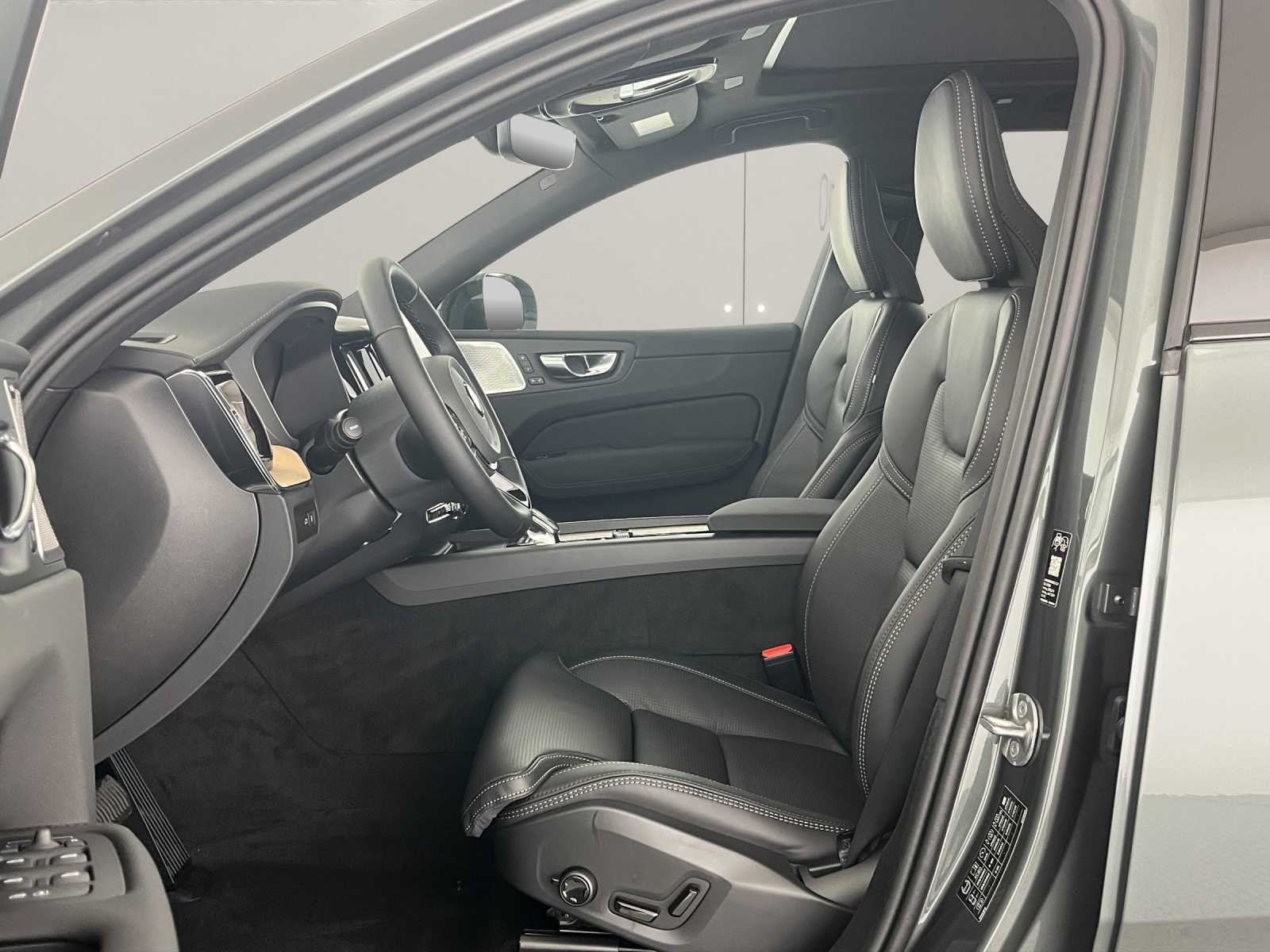 VOLVO XC60 2.0 T8 TE Ultra Dark eAWD-image-8
