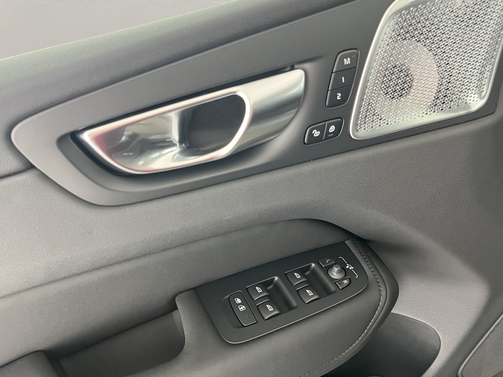 VOLVO XC60 2.0 T8 TE Ultra Dark eAWD-image-15
