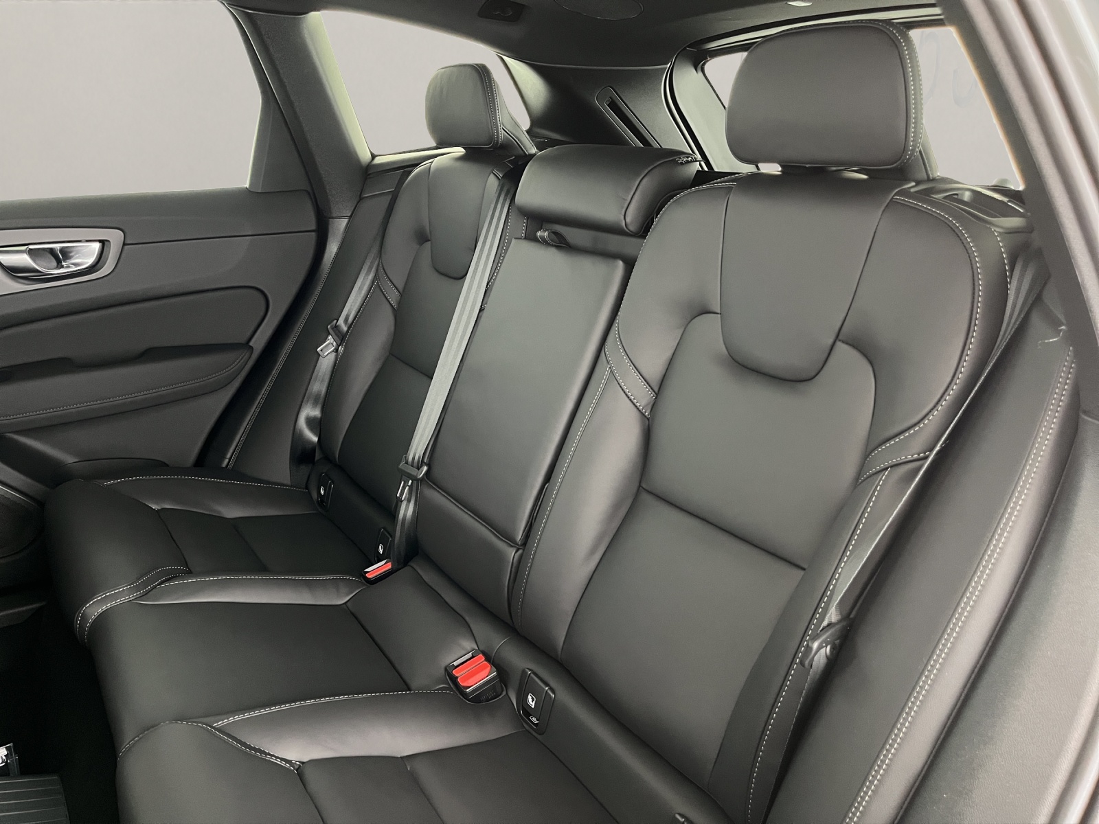 VOLVO XC60 2.0 T8 TE Ultra Dark eAWD-image-11