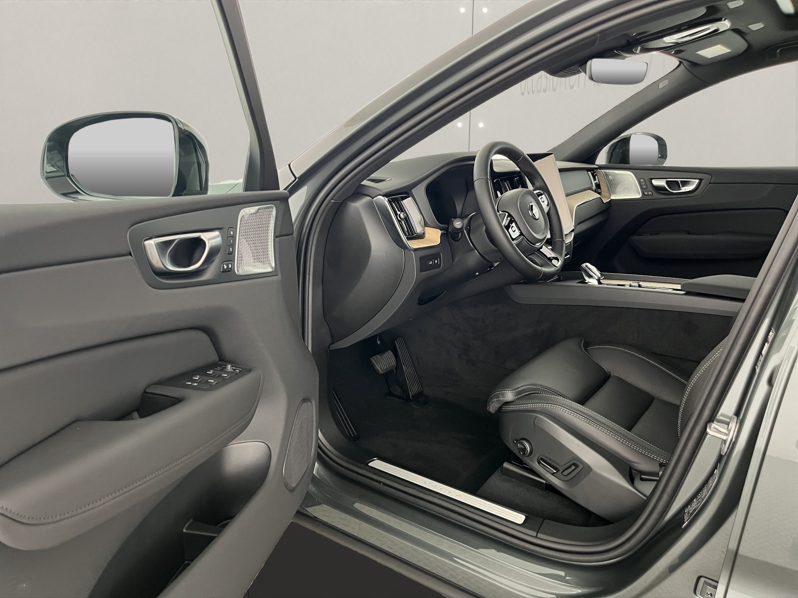 VOLVO XC60 2.0 T8 TE Ultra Dark eAWD-image-7