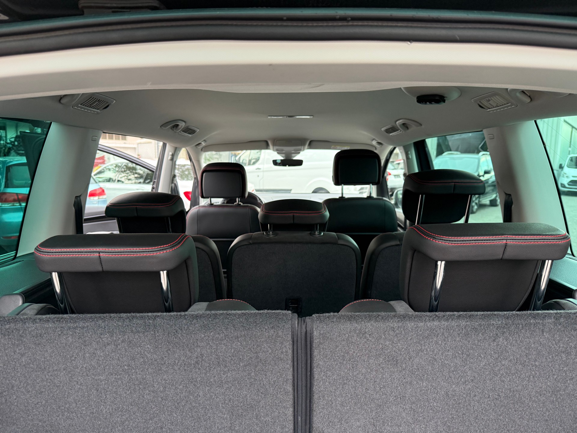 SEAT Alhambra 1.4 TSI SWISS FR-image-11
