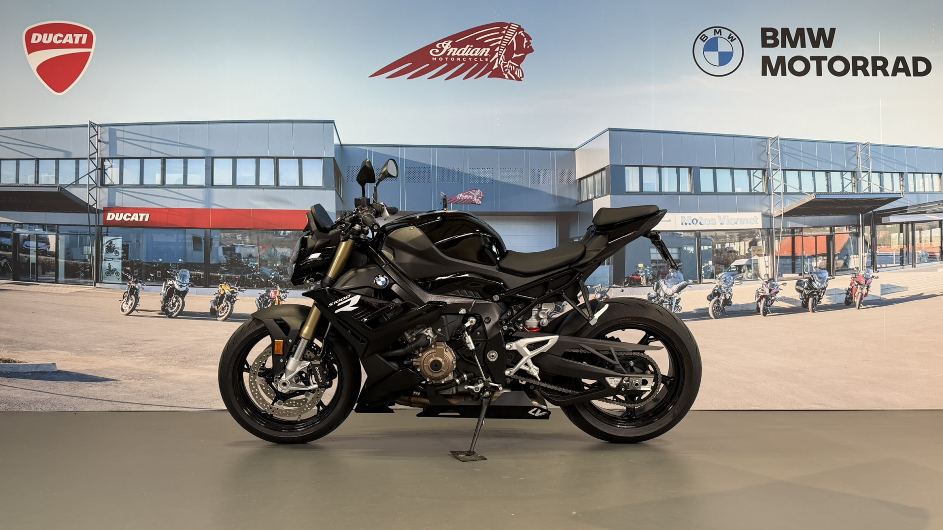 BMW S 1000 R-showroom-element-3