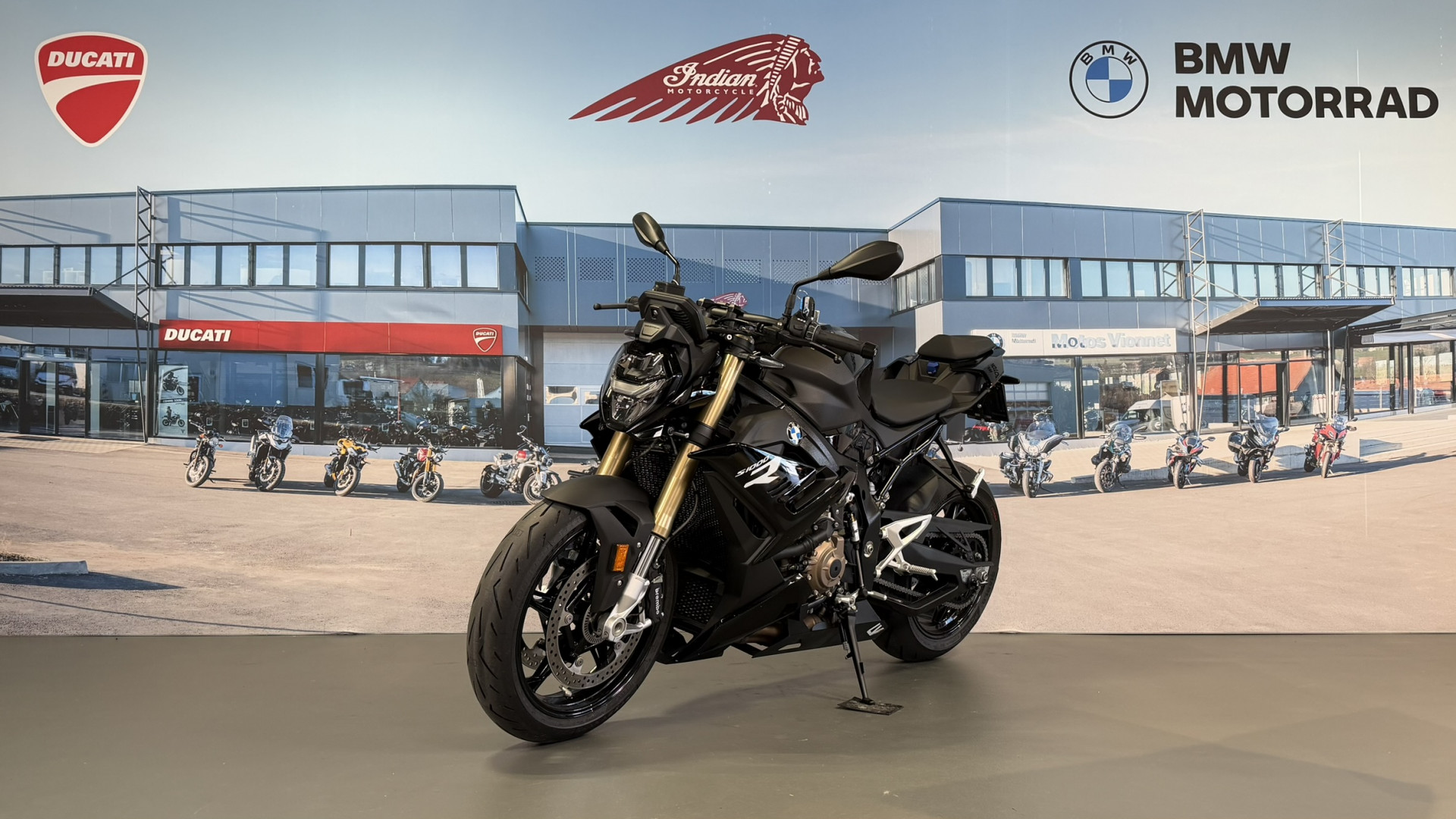 BMW S 1000 R-showroom-element-2