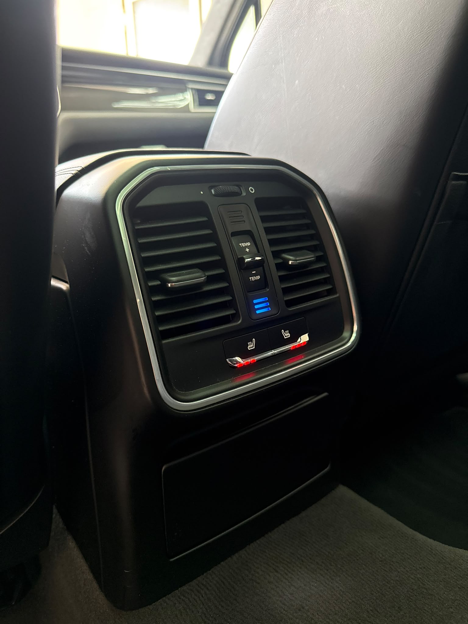 PORSCHE Macan Turbo PDK-image-10