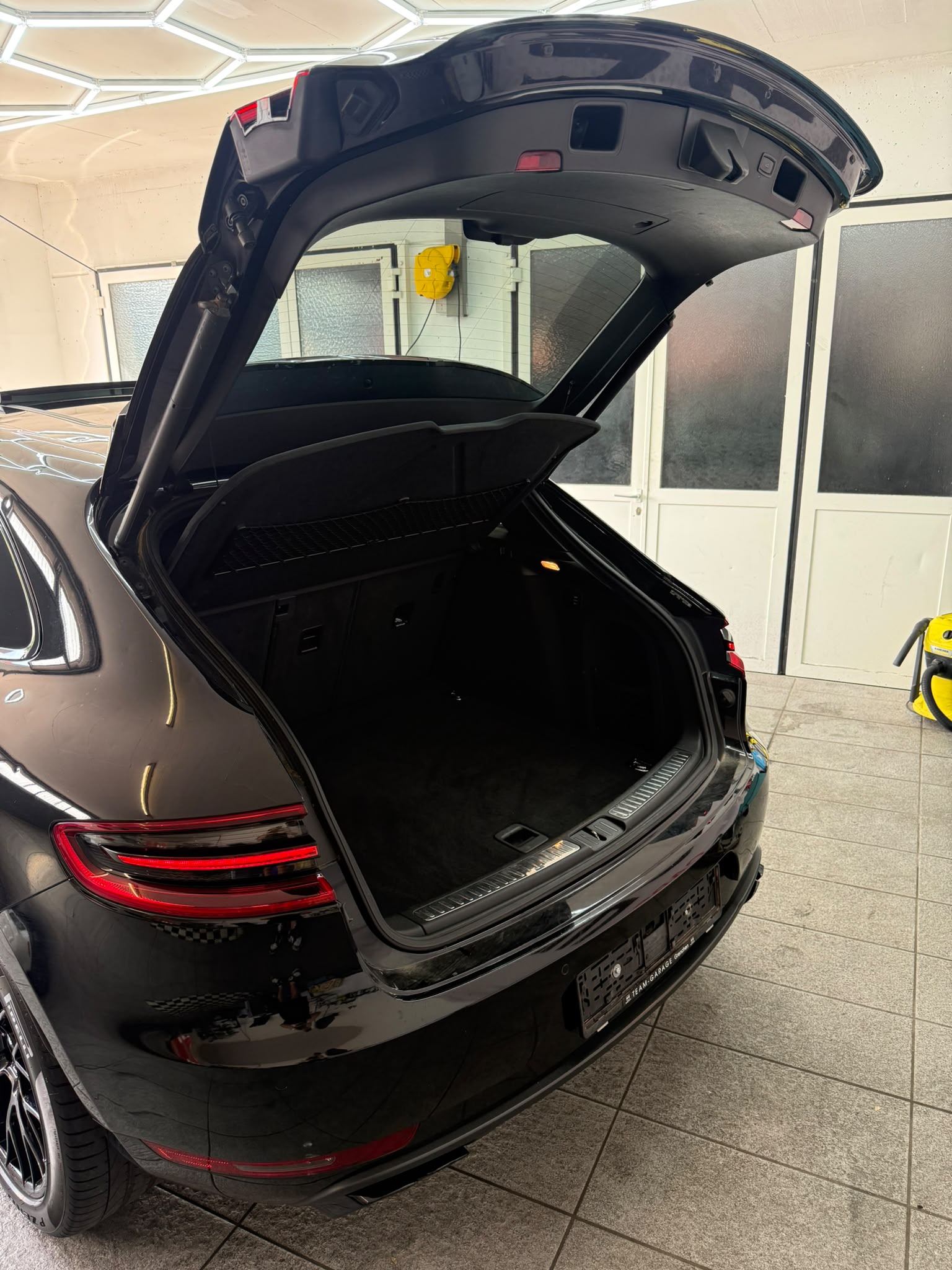 PORSCHE Macan Turbo PDK-image-3