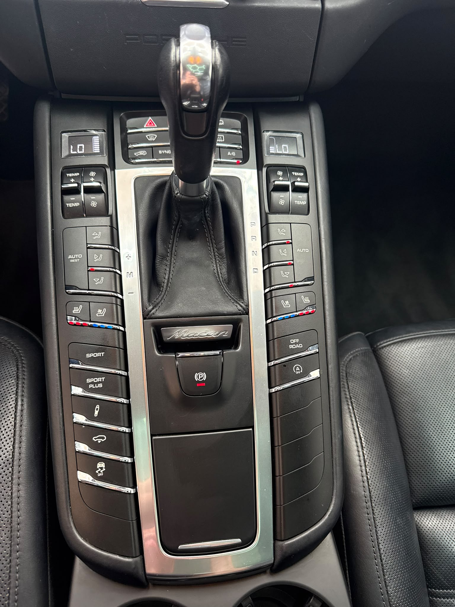 PORSCHE Macan Turbo PDK-image-13