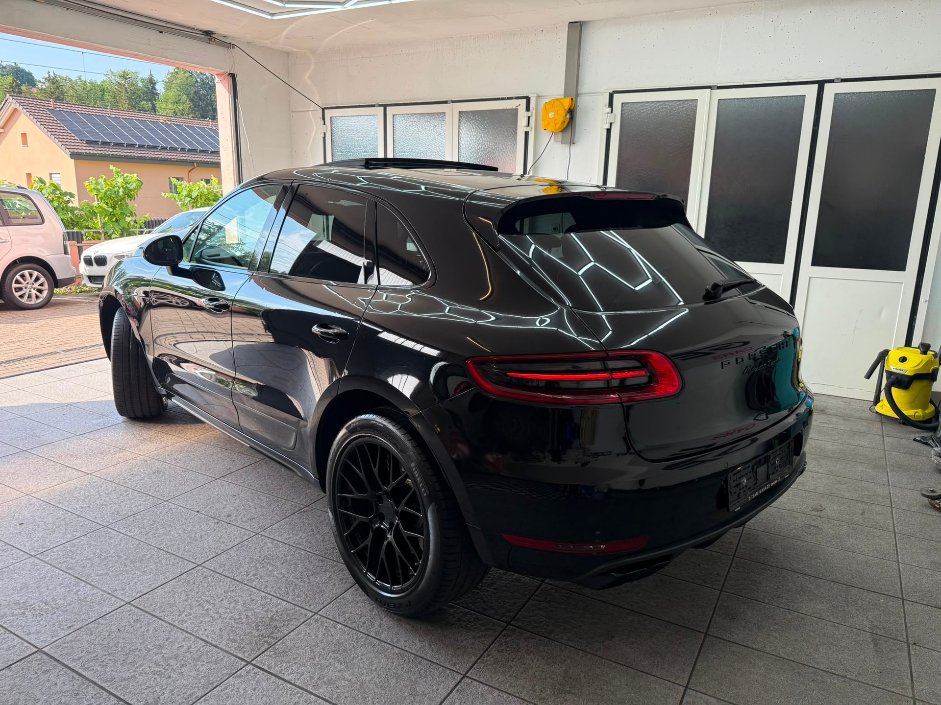 PORSCHE Macan Turbo PDK-image-1