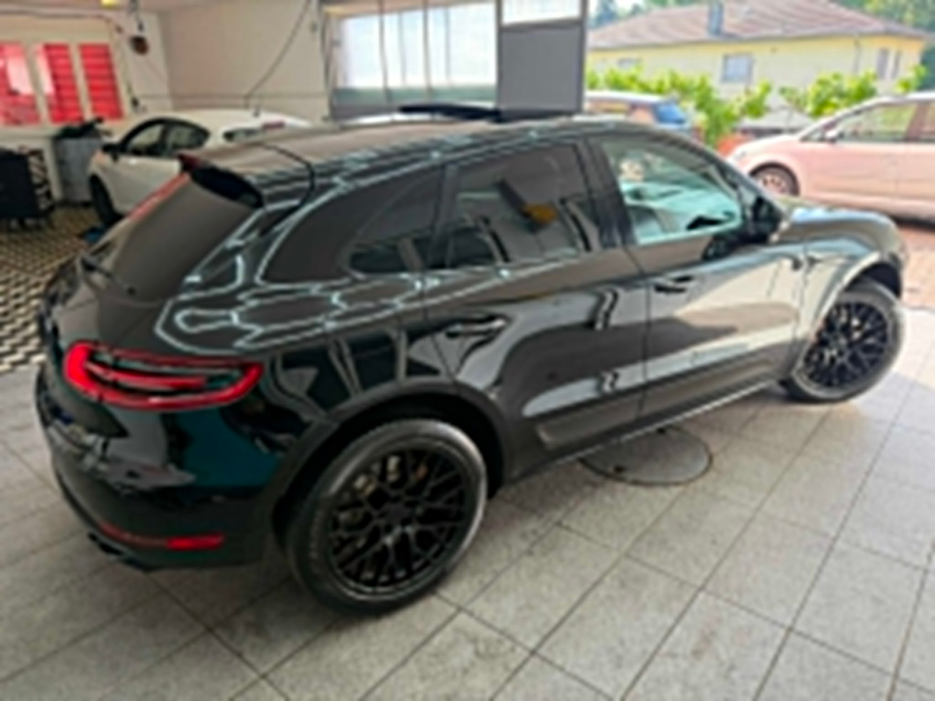 PORSCHE Macan Turbo PDK-image-2