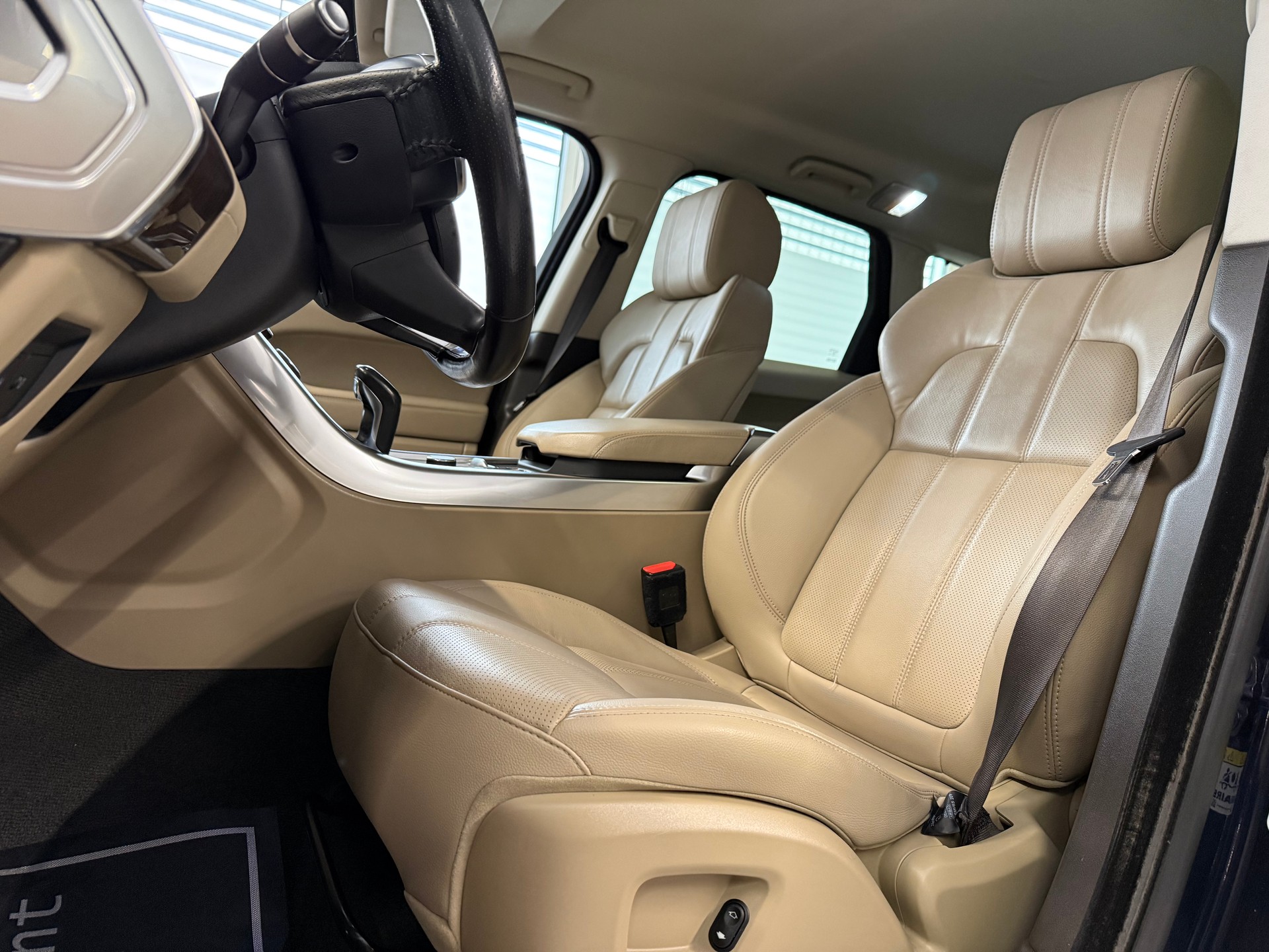 LAND ROVER Range Rover Sport 3.0 SDV6 SE Automatic-image-14