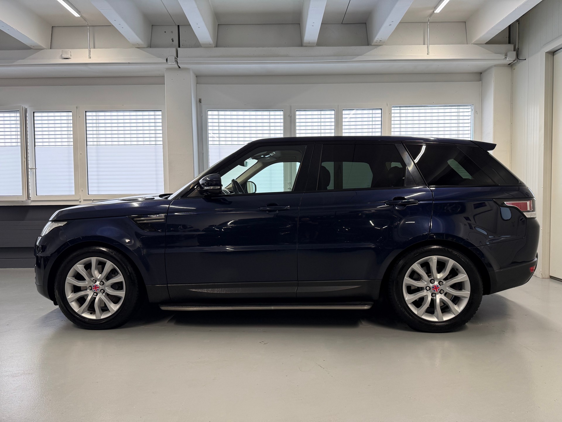 LAND ROVER Range Rover Sport 3.0 SDV6 SE Automatic-image-2