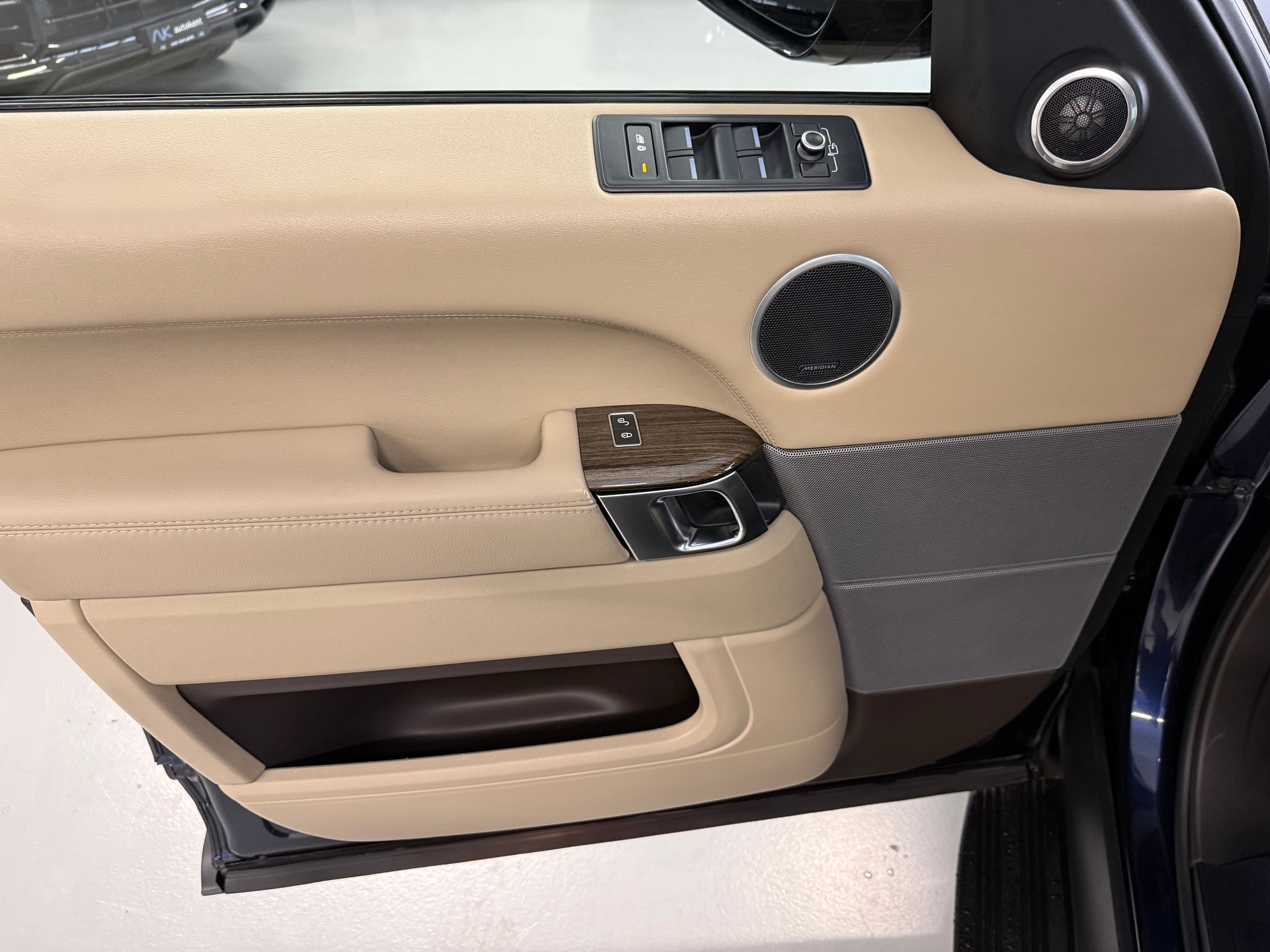 LAND ROVER Range Rover Sport 3.0 SDV6 SE Automatic-image-12