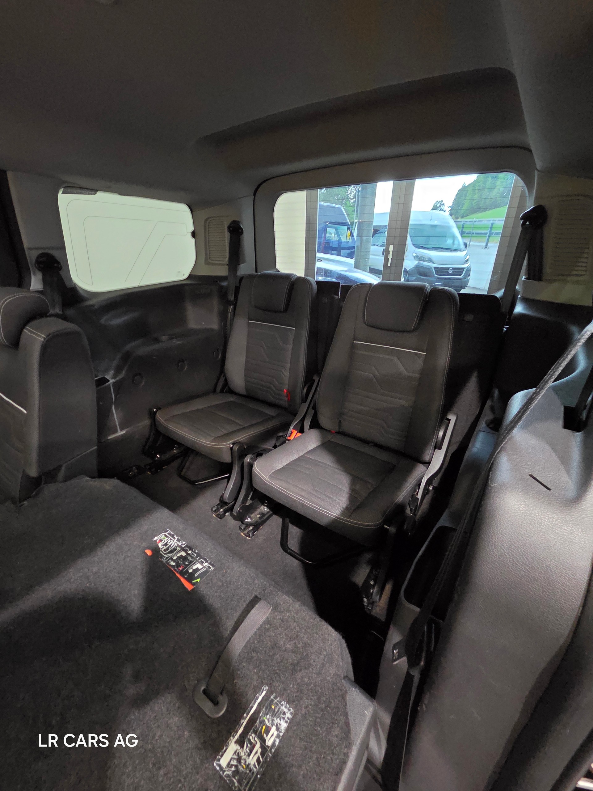 FORD Grand Tourneo Connect 1.5 TDCi Titanium Powershift-image-9