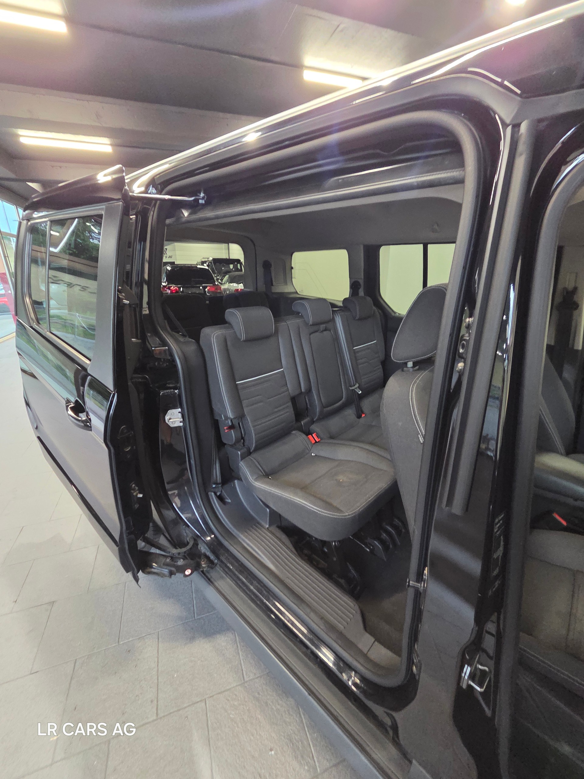 FORD Grand Tourneo Connect 1.5 TDCi Titanium Powershift-image-11