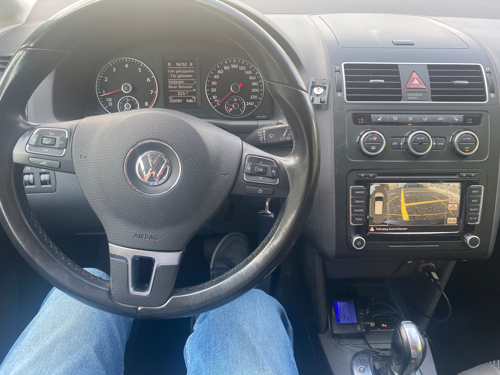 VW Touran 1.4 TSI Team DSG 7 sitz-image-12