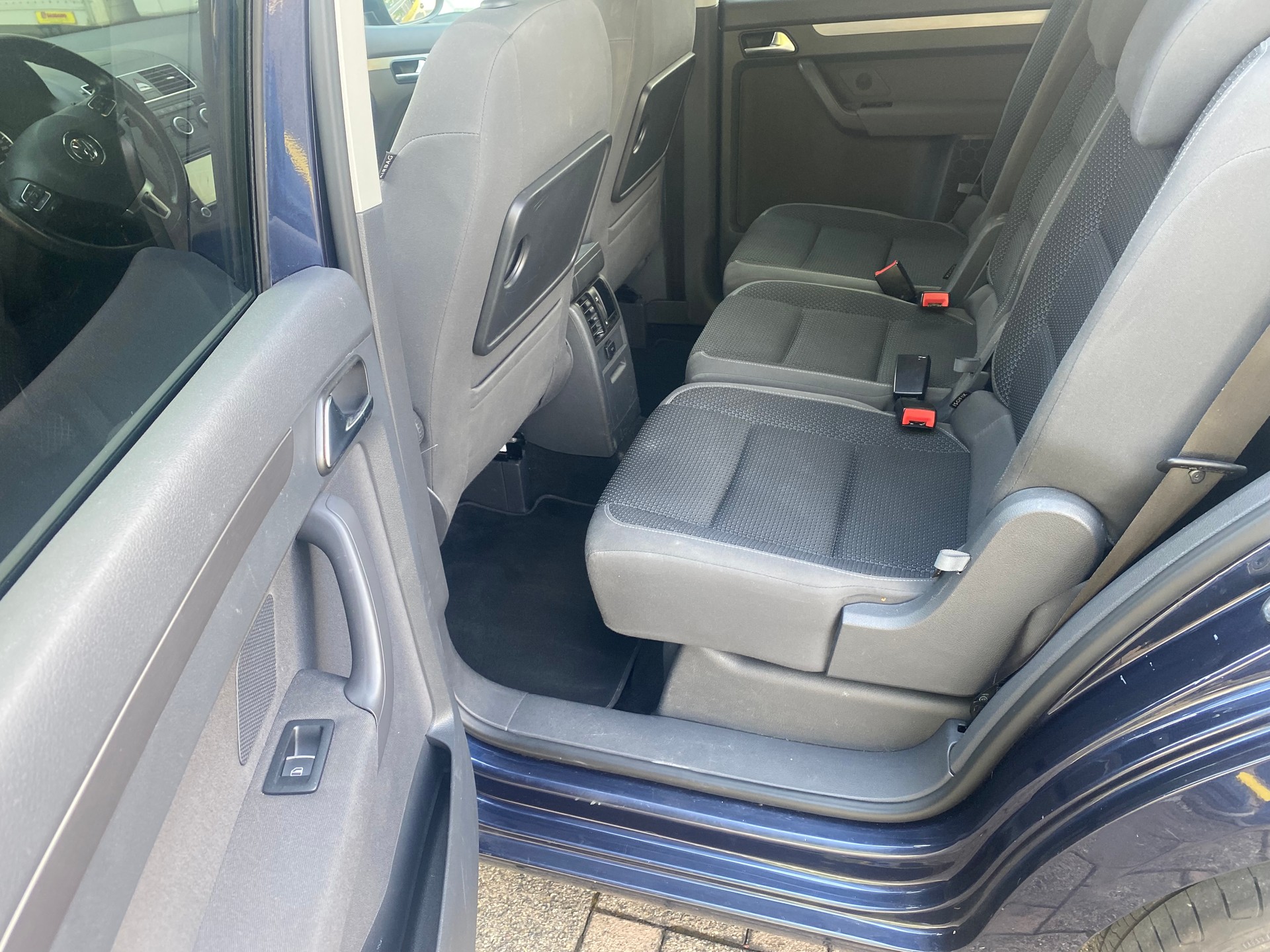 VW Touran 1.4 TSI Team DSG 7 sitz-image-7