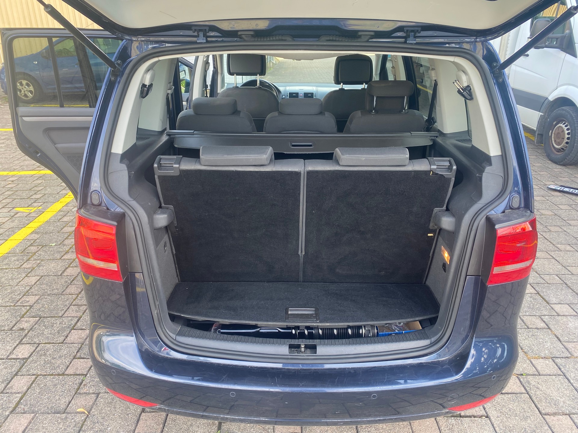 VW Touran 1.4 TSI Team DSG 7 sitz-image-9