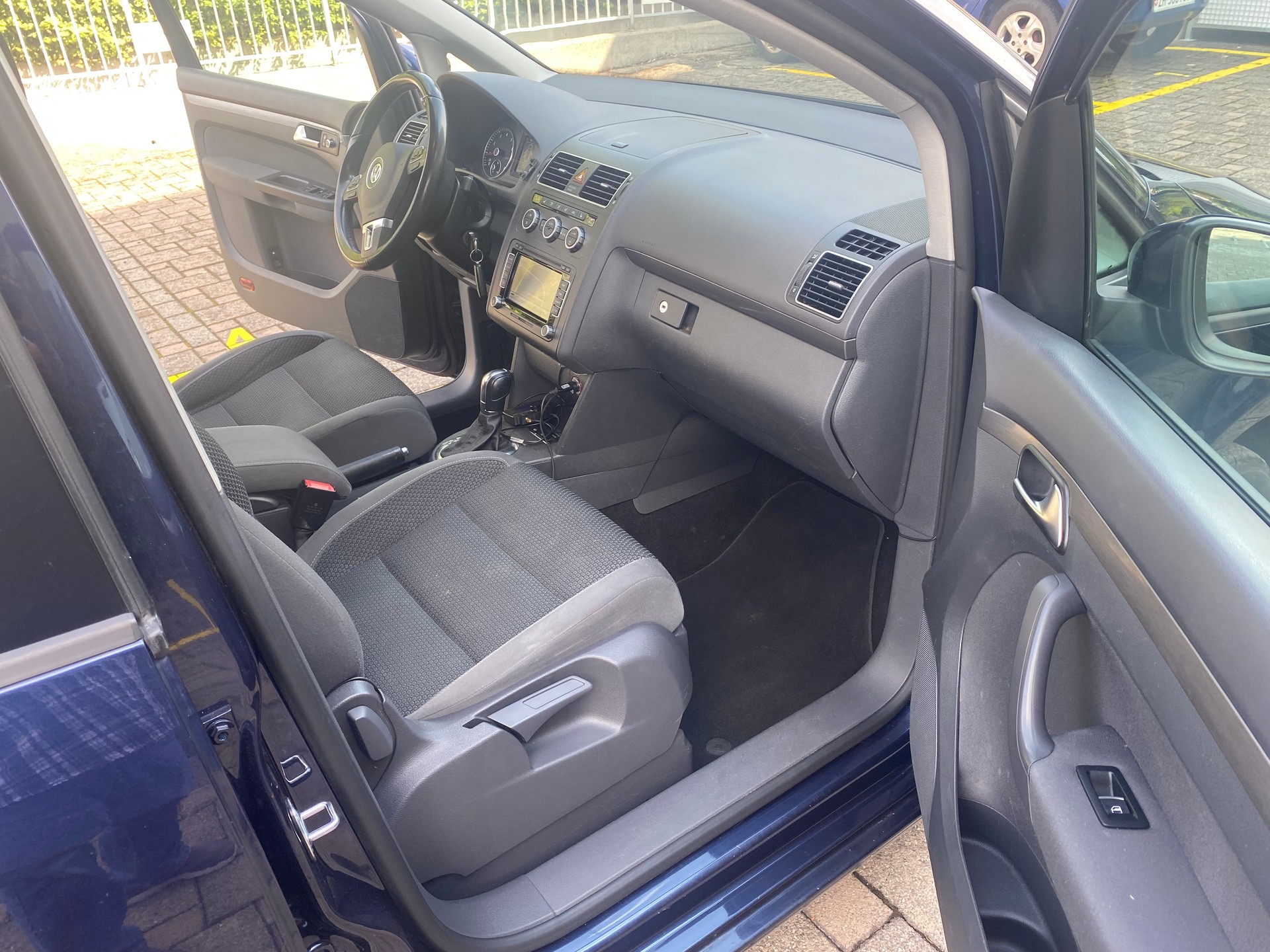 VW Touran 1.4 TSI Team DSG 7 sitz-image-11