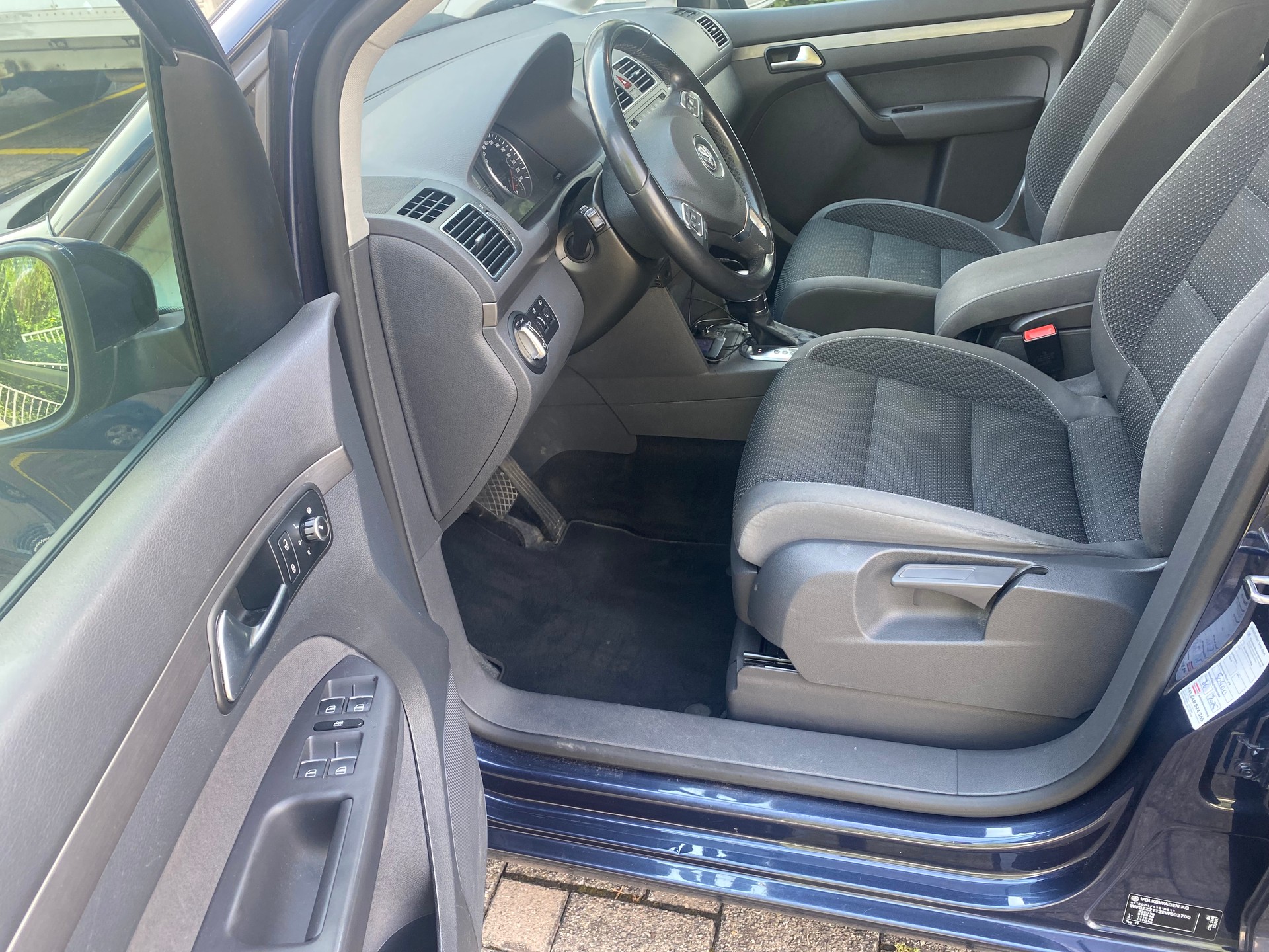 VW Touran 1.4 TSI Team DSG 7 sitz-image-6