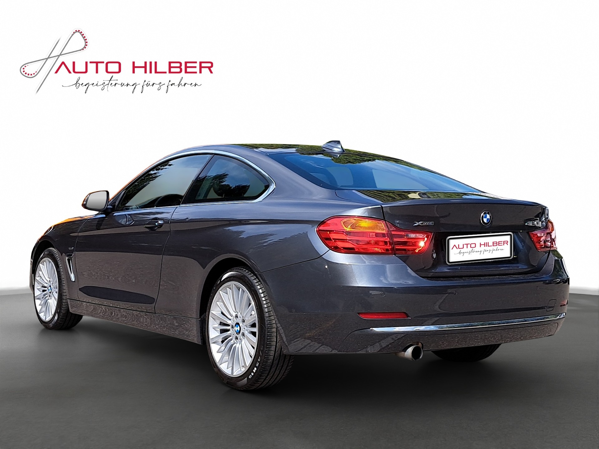 BMW 420i Coupé xDrive Luxury Line Steptronic-image-4