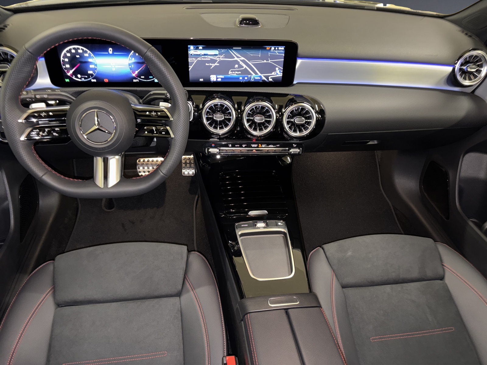 MERCEDES-BENZ A 220 4M Berline Compacte-image-5