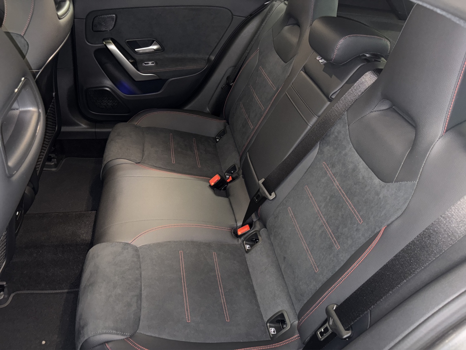 MERCEDES-BENZ A 220 4M Berline Compacte-image-10