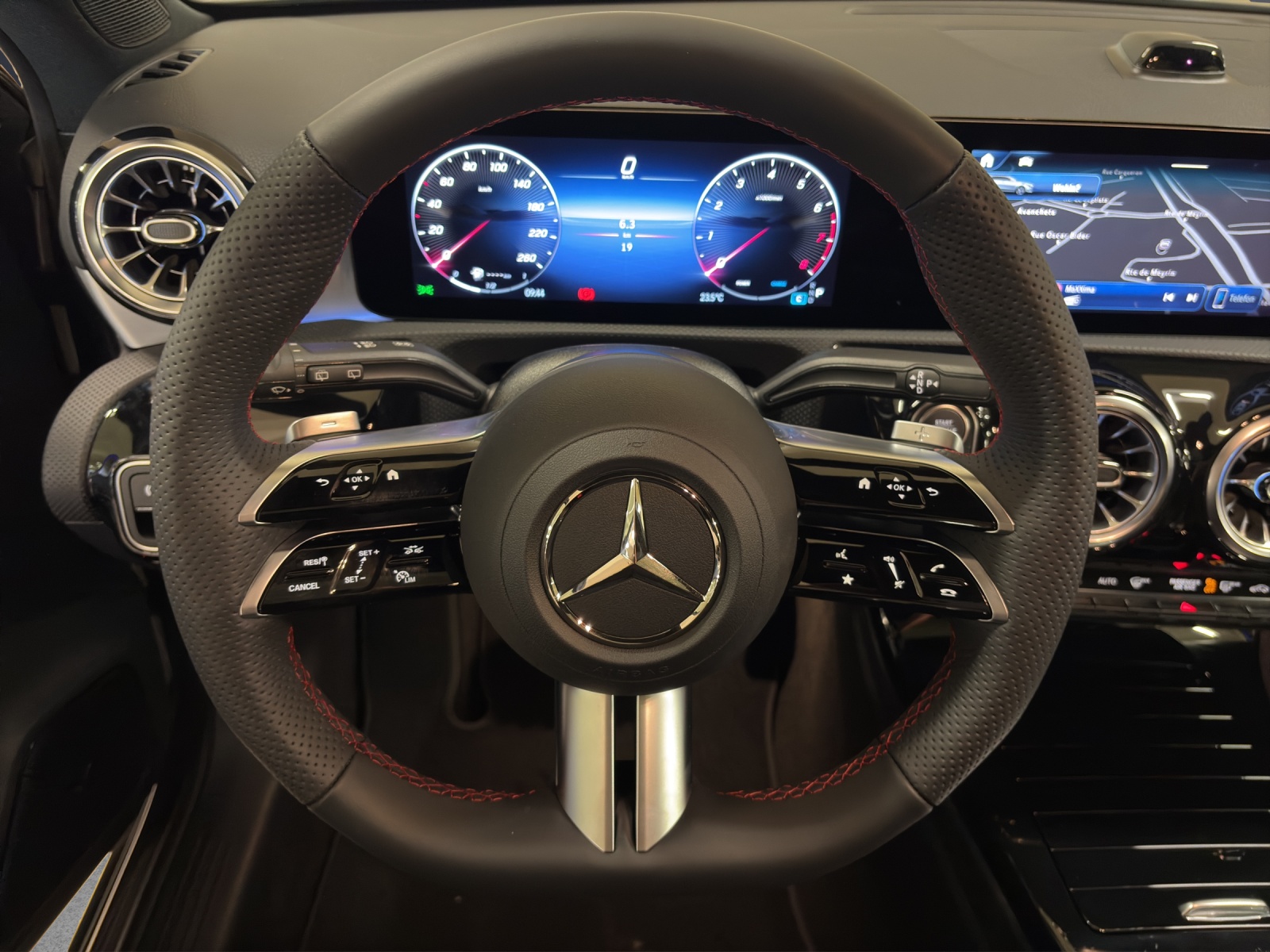 MERCEDES-BENZ A 220 4M Berline Compacte-image-6