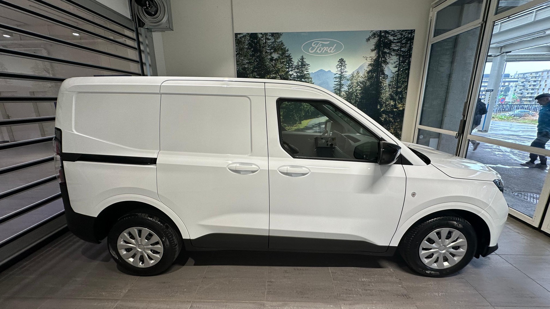 FORD Transit Courier Van 1.0 EcoBoost Trend-image-9