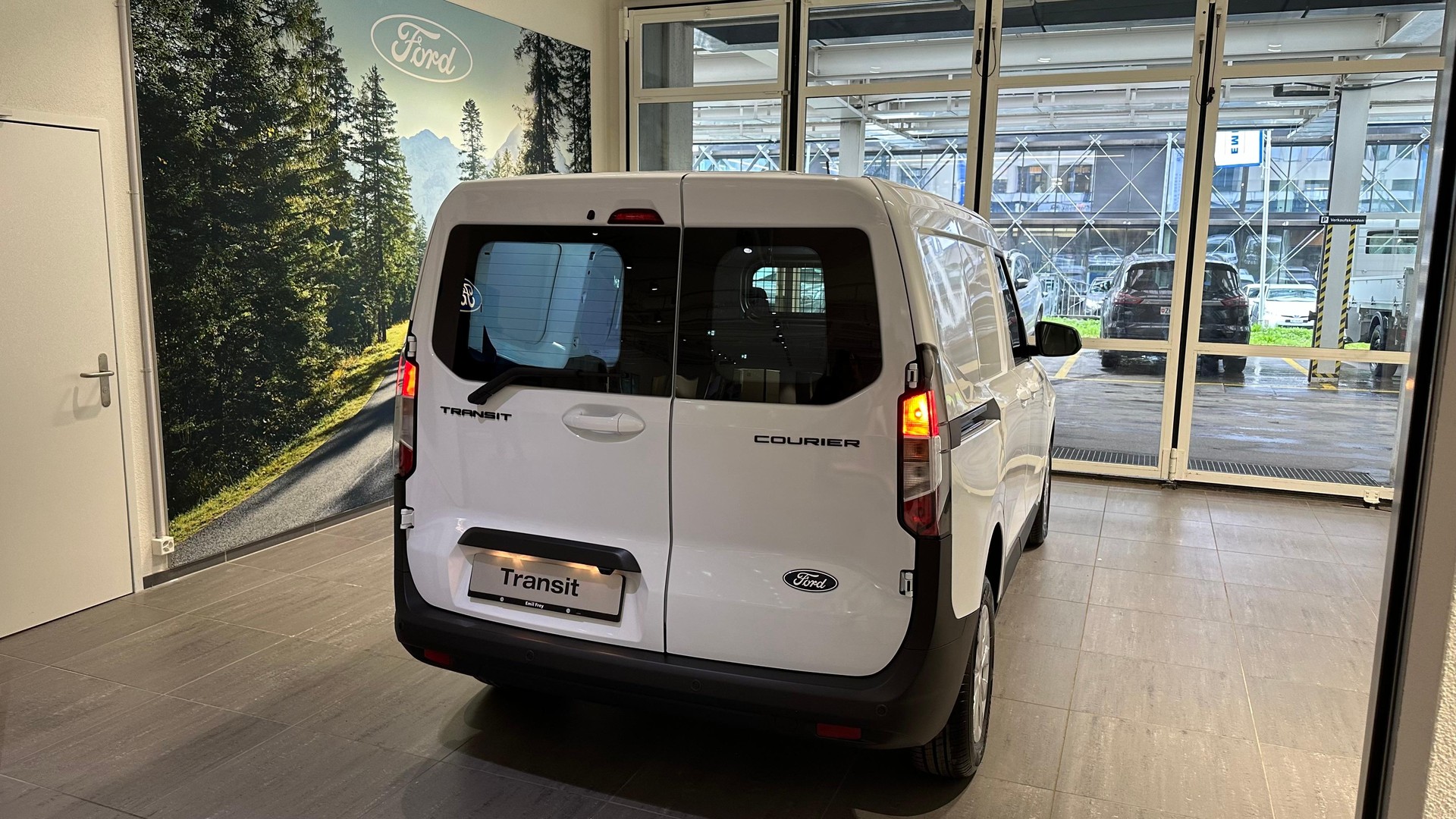 FORD Transit Courier Van 1.0 EcoBoost Trend-image-8