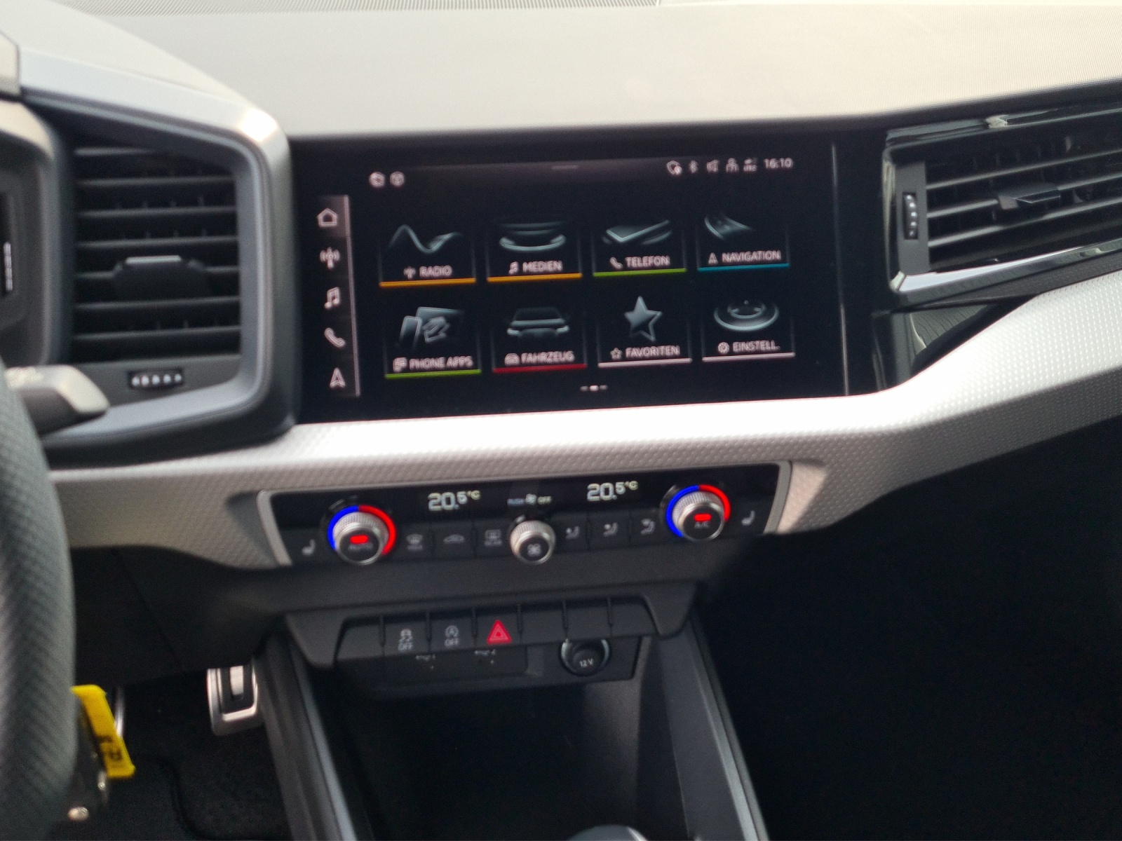 AUDI A1 allstreet 30 TFSI Attraction S-tronic-image-10
