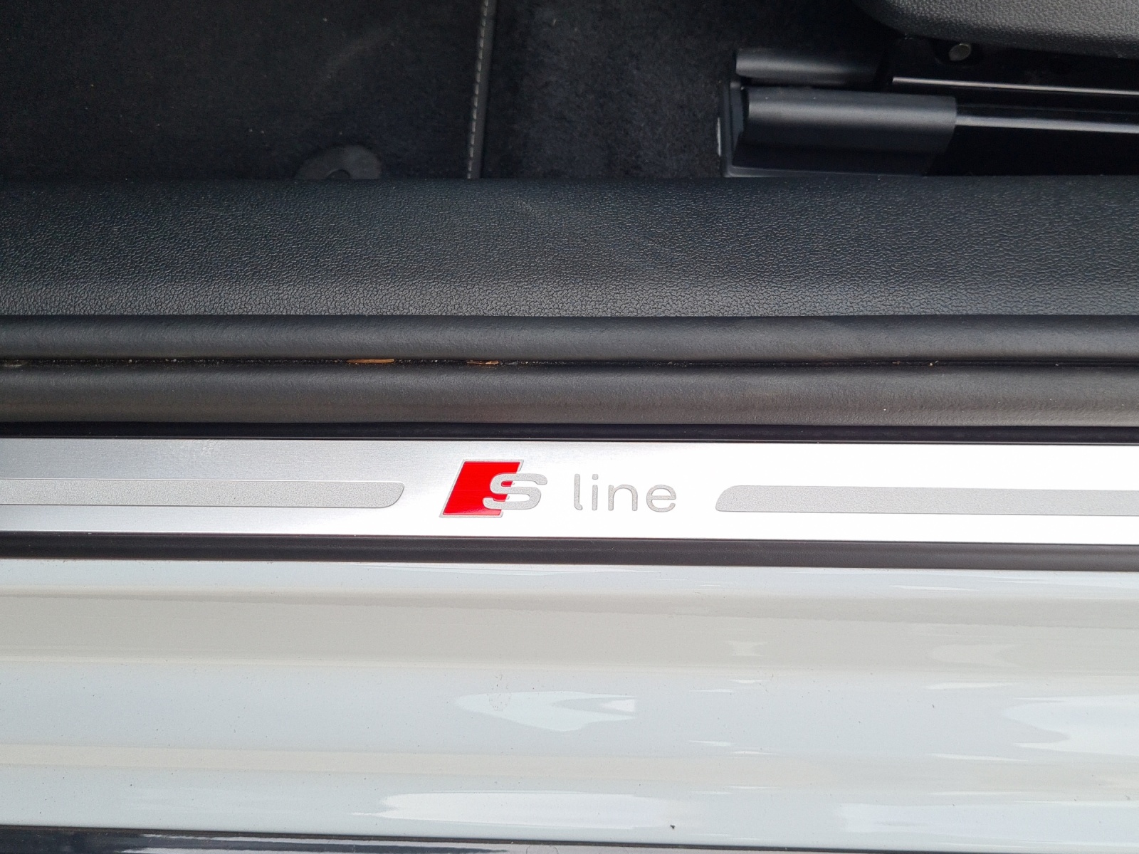 AUDI A1 allstreet 30 TFSI Attraction S-tronic-image-14