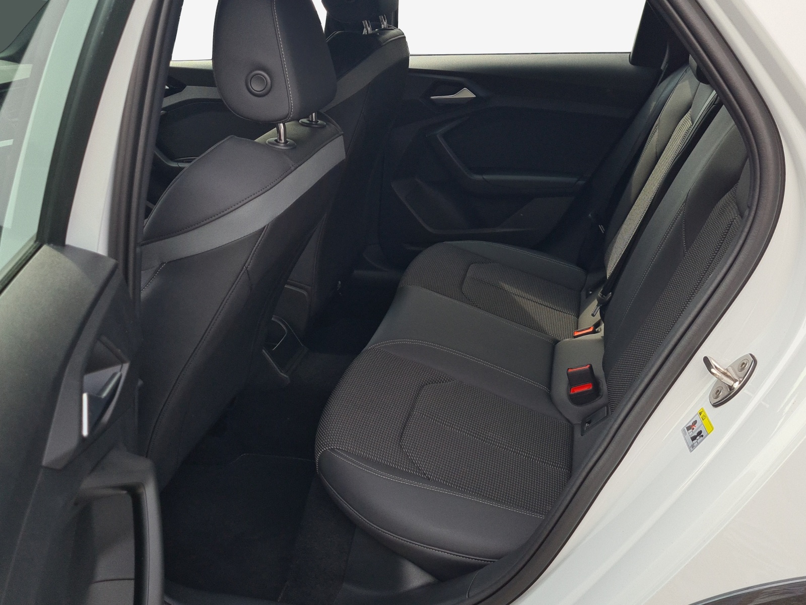 AUDI A1 allstreet 30 TFSI Attraction S-tronic-image-11