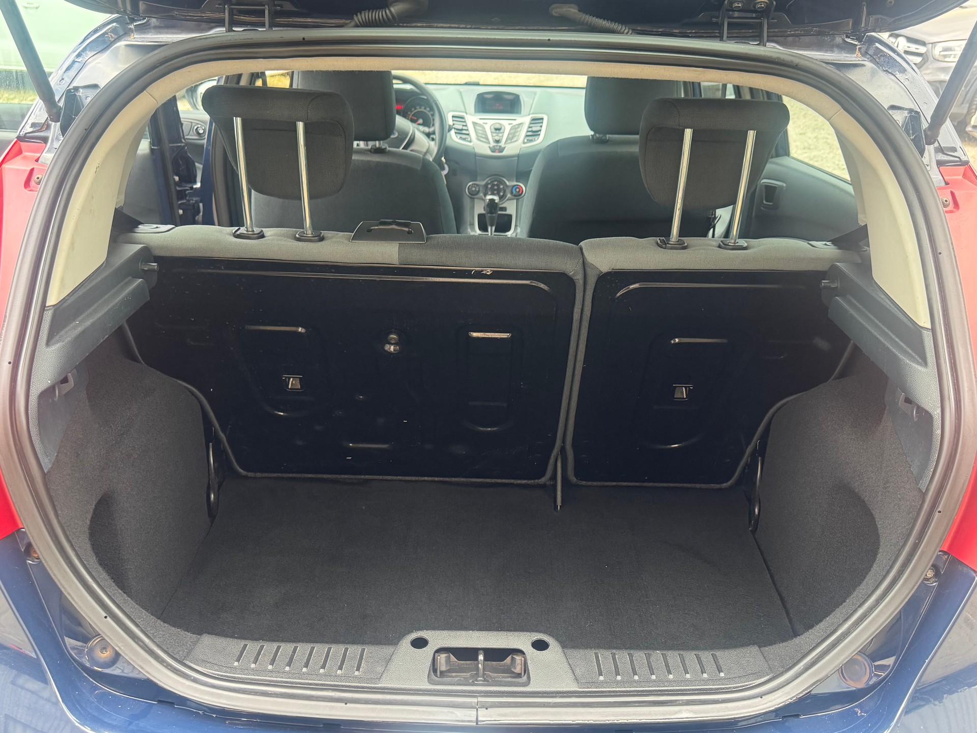 FORD Fiesta 1.4 16V Trend Automatic-image-15