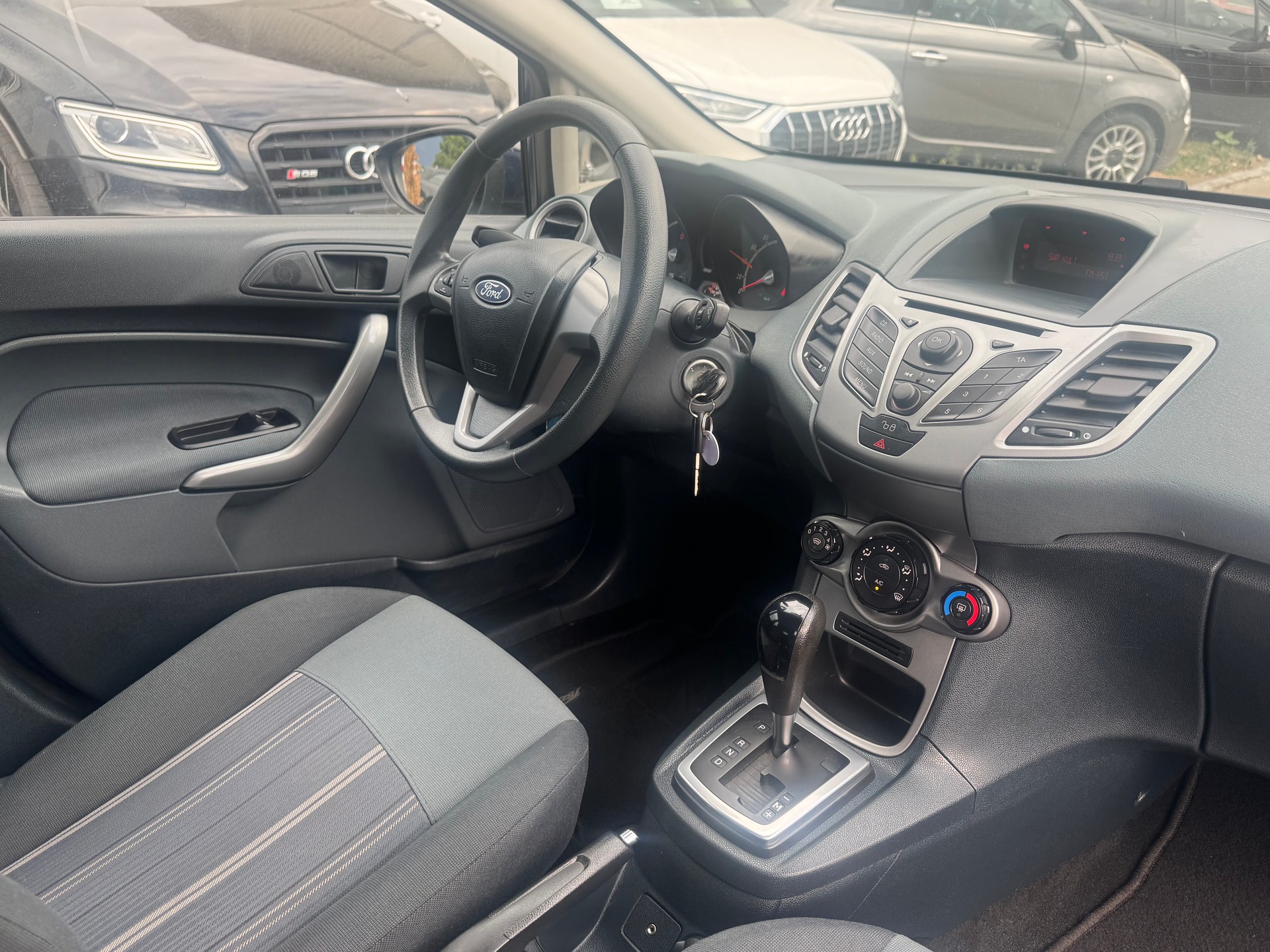 FORD Fiesta 1.4 16V Trend Automatic-image-7