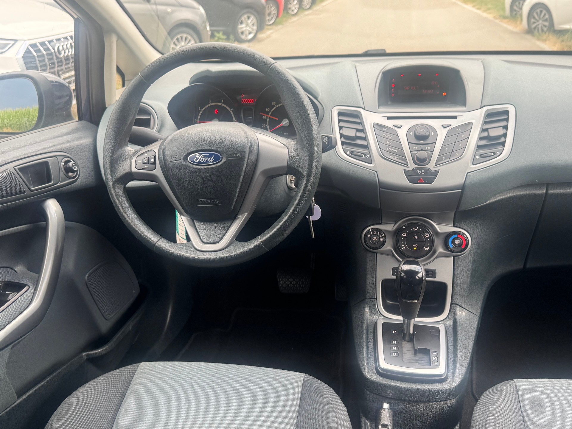 FORD Fiesta 1.4 16V Trend Automatic-image-9