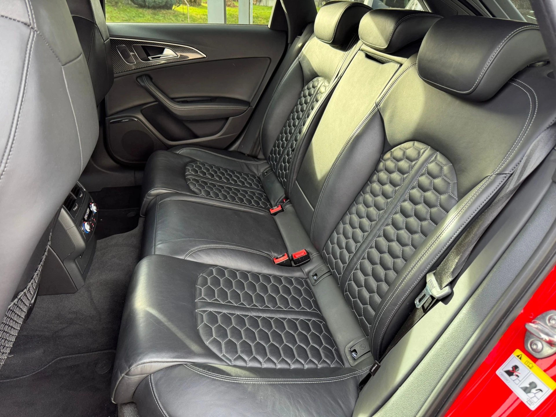 AUDI RS6 Avant 4.0 TFSI V8 quattro Tiptronic-image-15