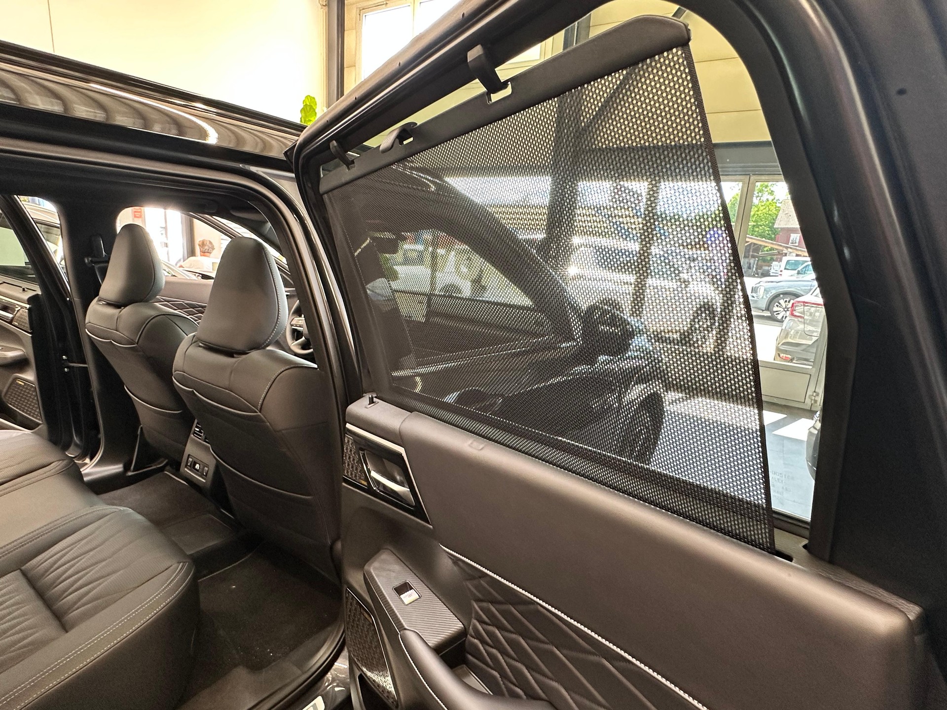 MITSUBISHI Outlander 2.4 PHEV Sport 4x4-image-18