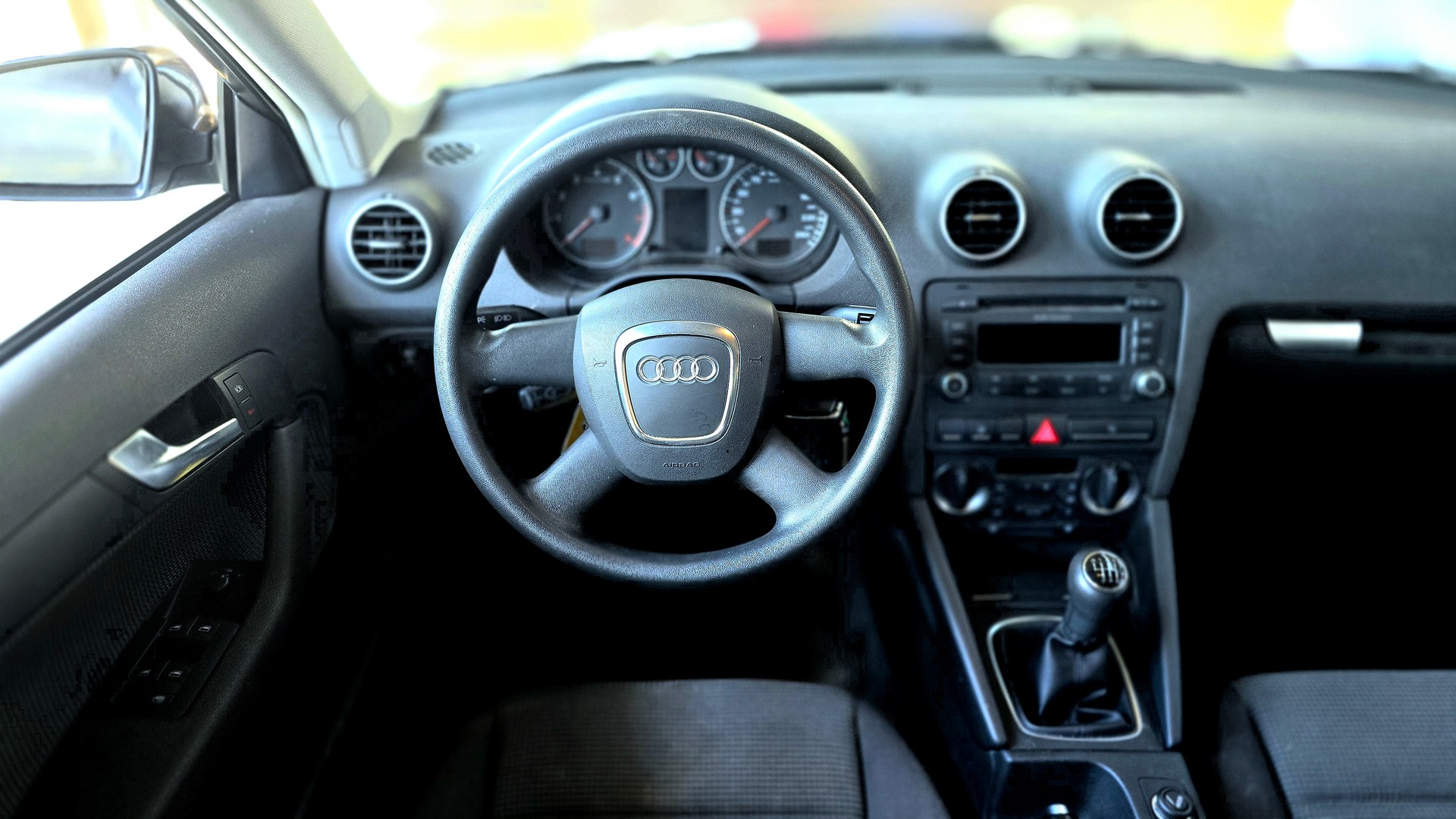 AUDI A3 Sportback 1.8 Turbo FSI Ambition-image-18